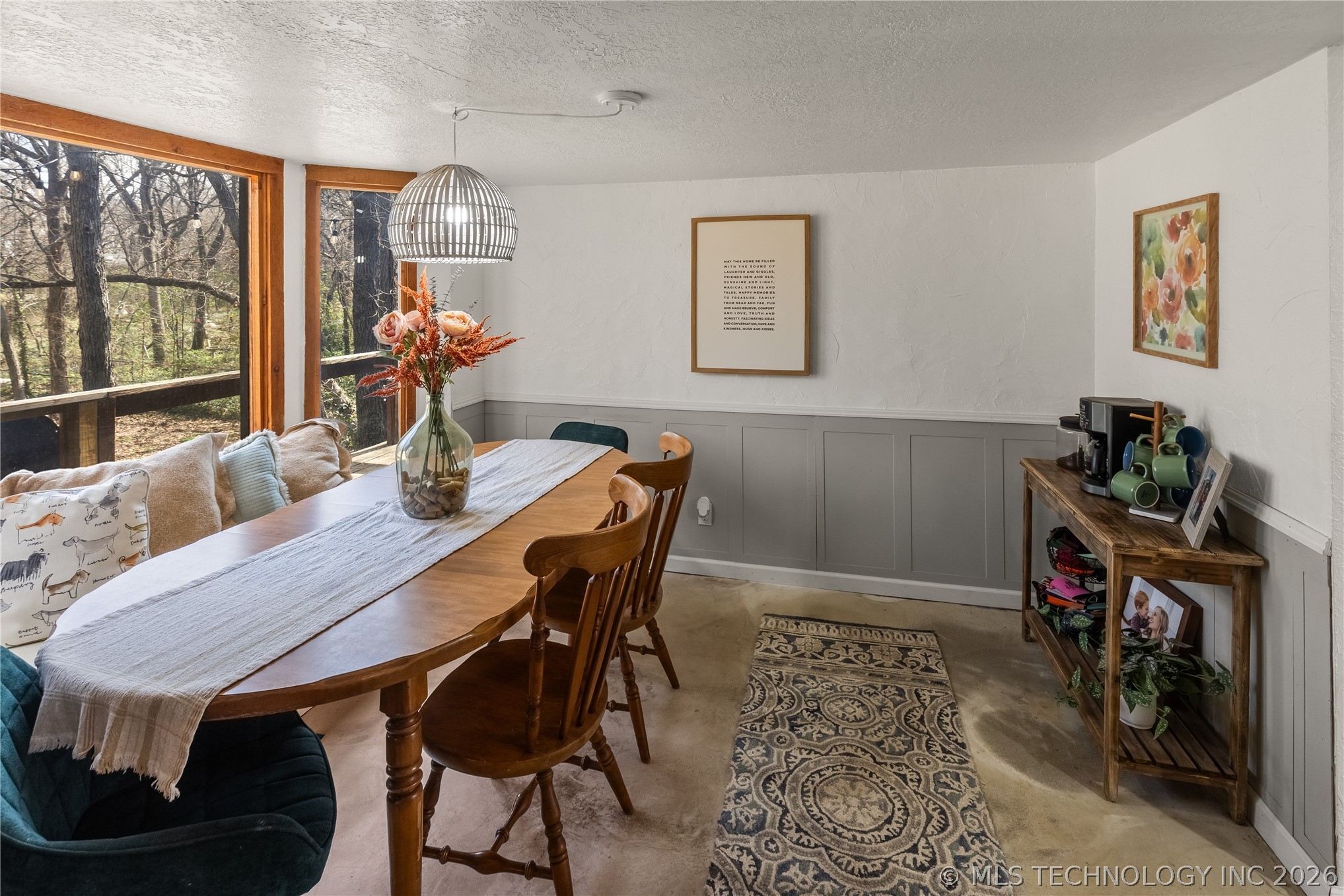 1404 Oakridge Property Photo 11