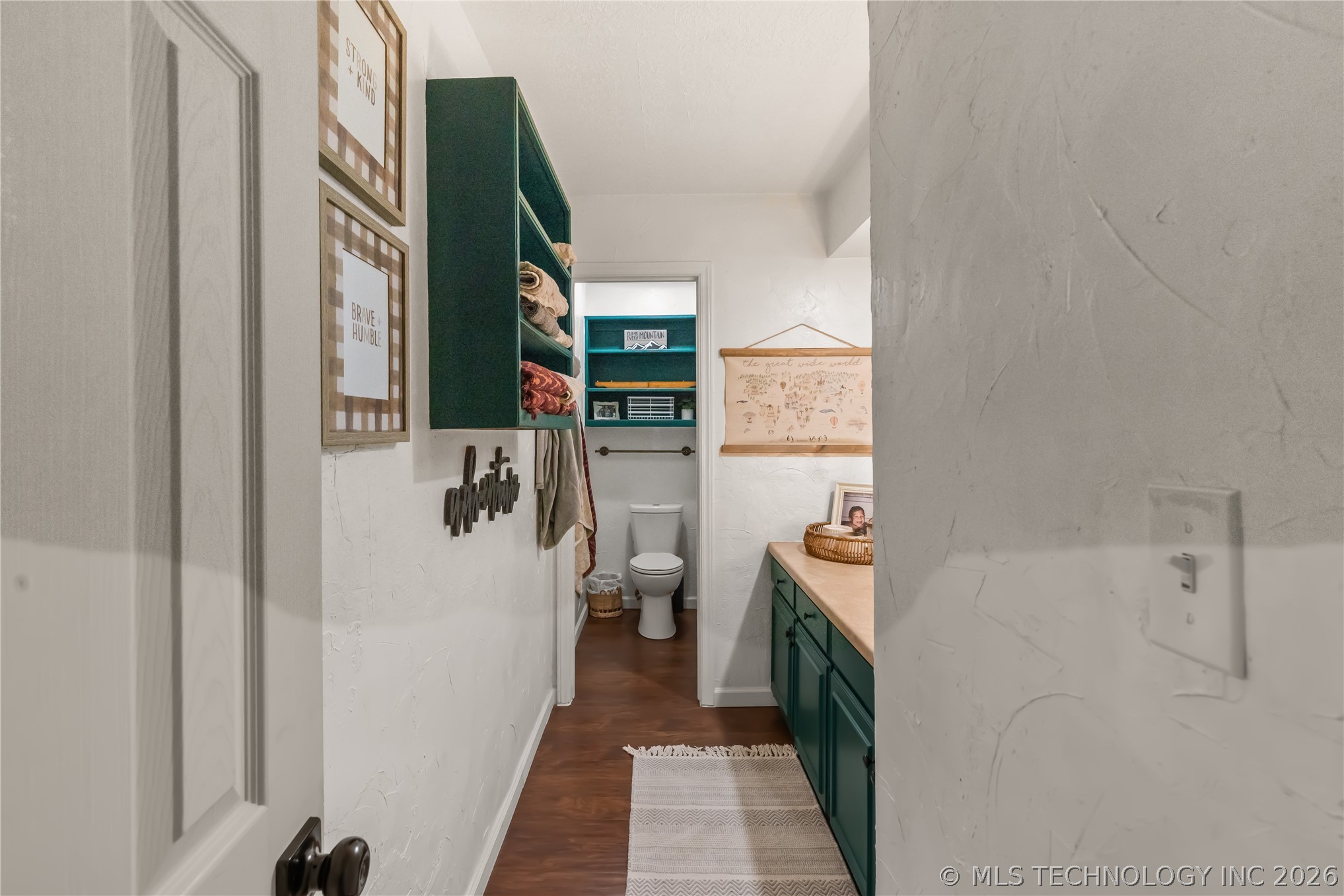 1404 Oakridge Property Photo 19