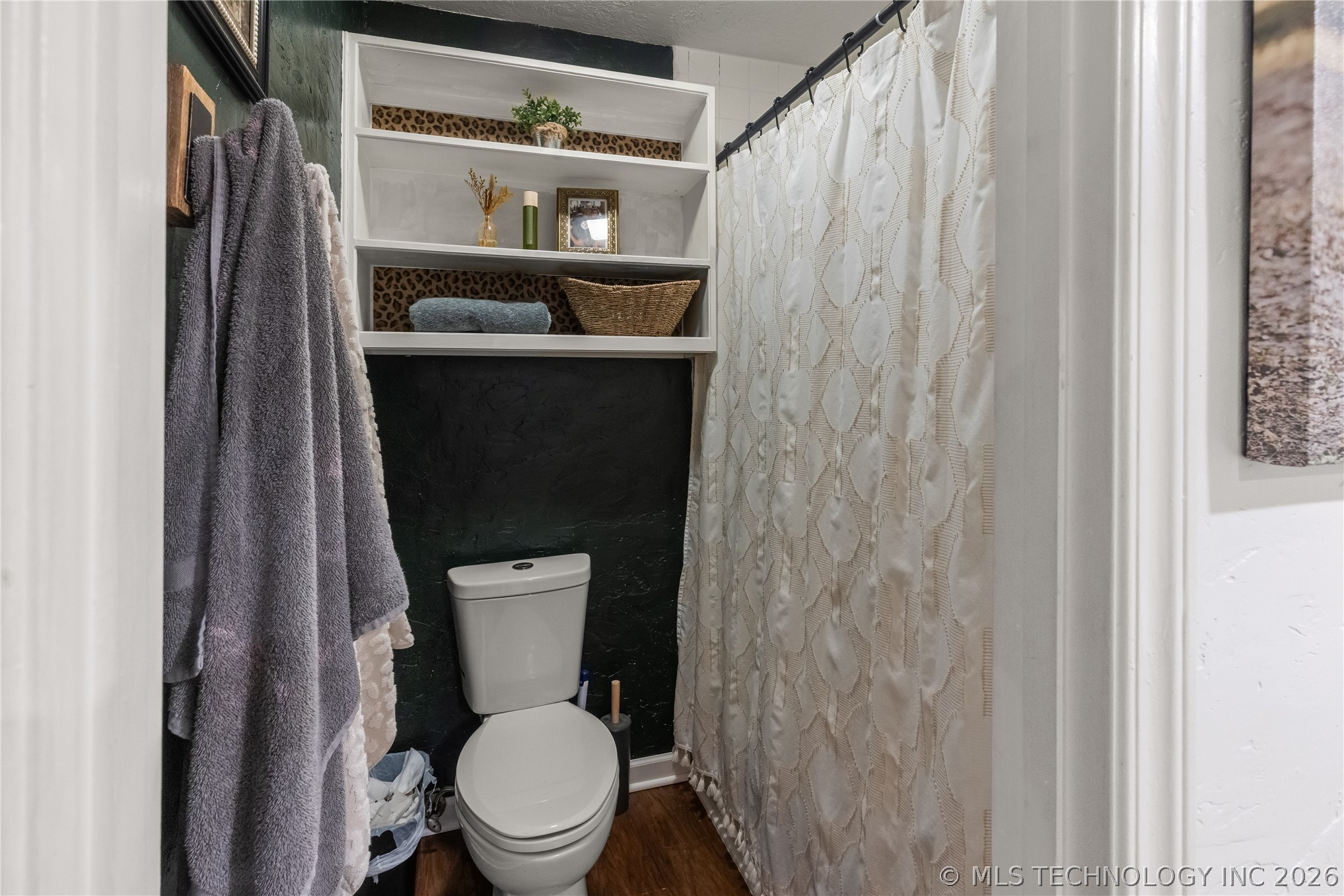 1404 Oakridge Property Photo 31