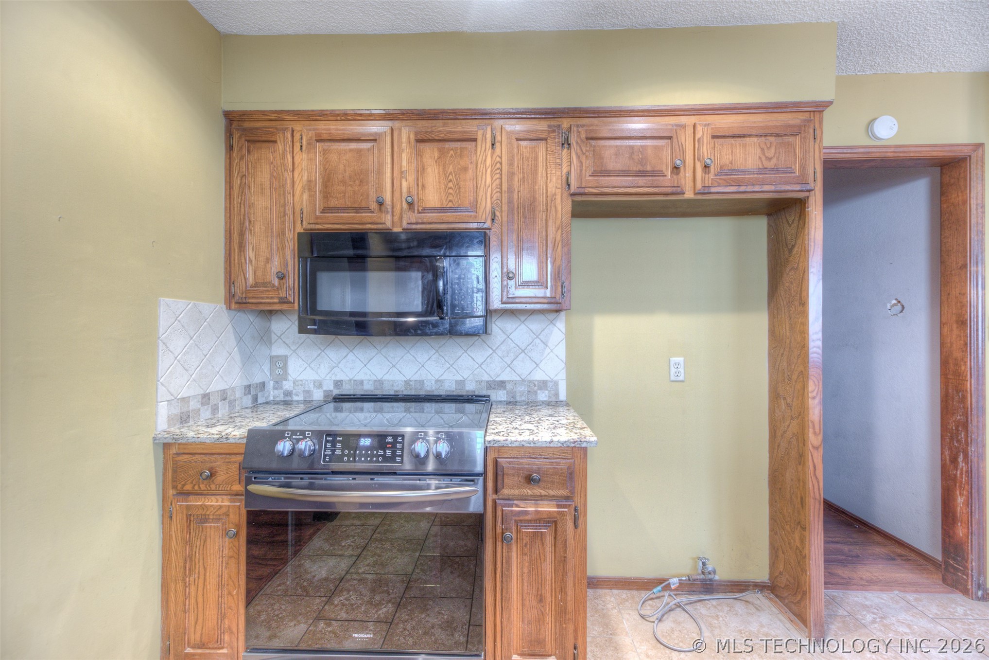2220 W Memphis Place Property Photo 12