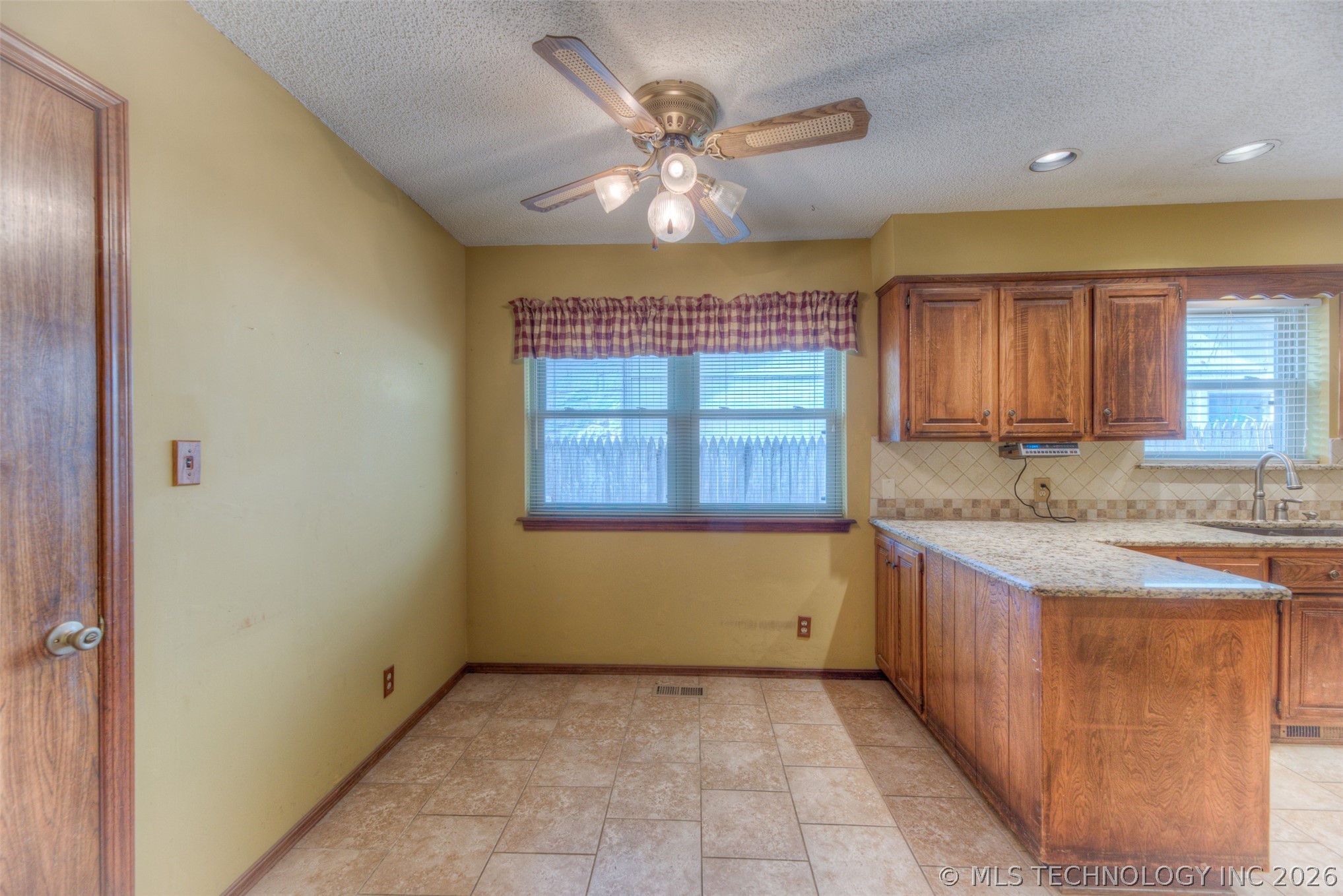 2220 W Memphis Place Property Photo 14