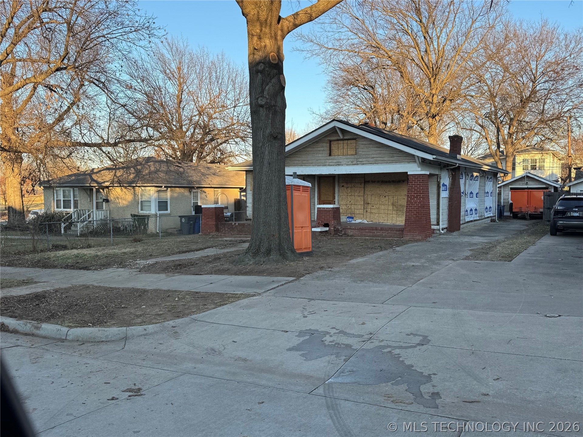 1123 S Newport Avenue Property Photo 2