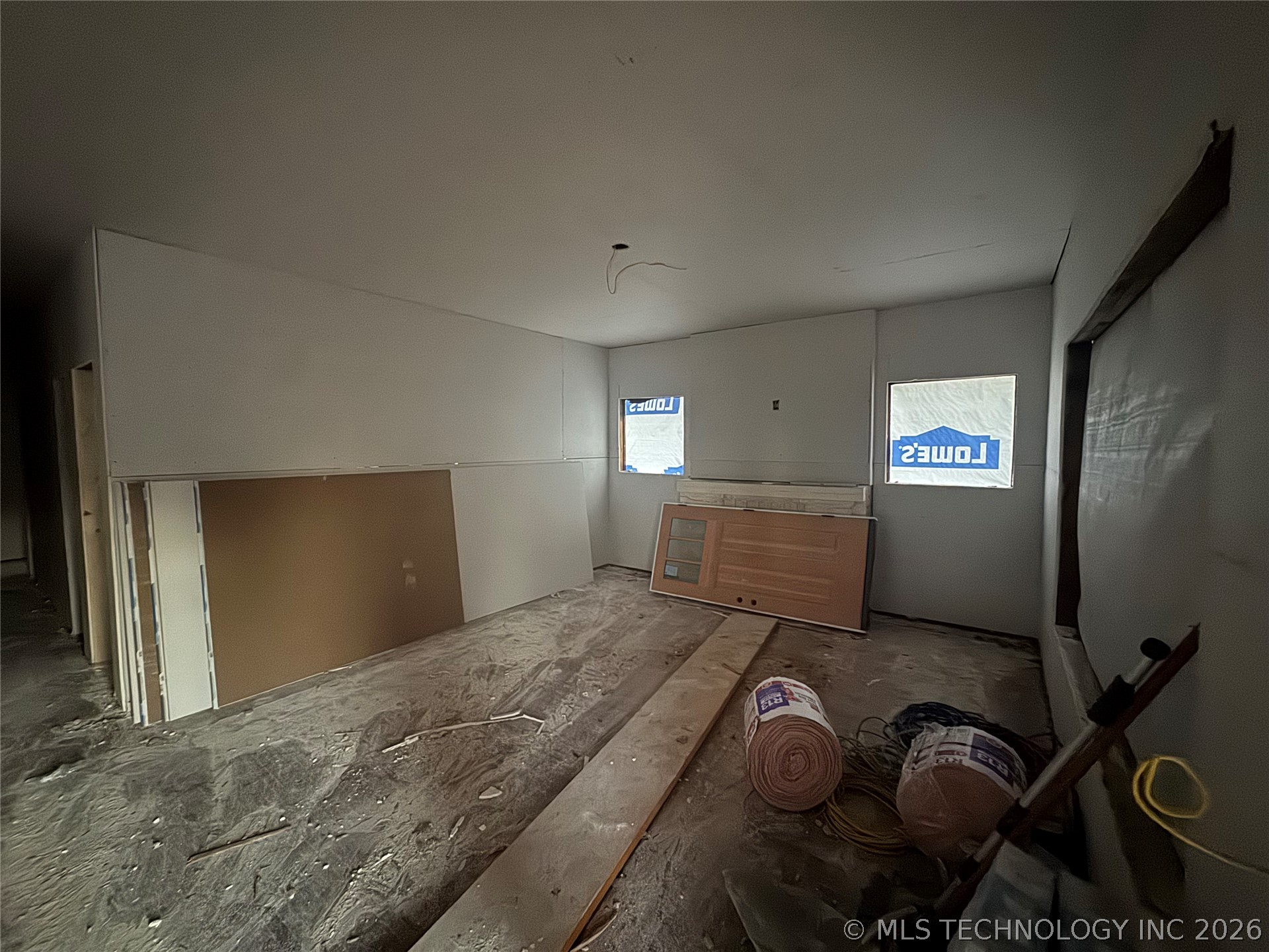 1123 S Newport Avenue Property Photo 3