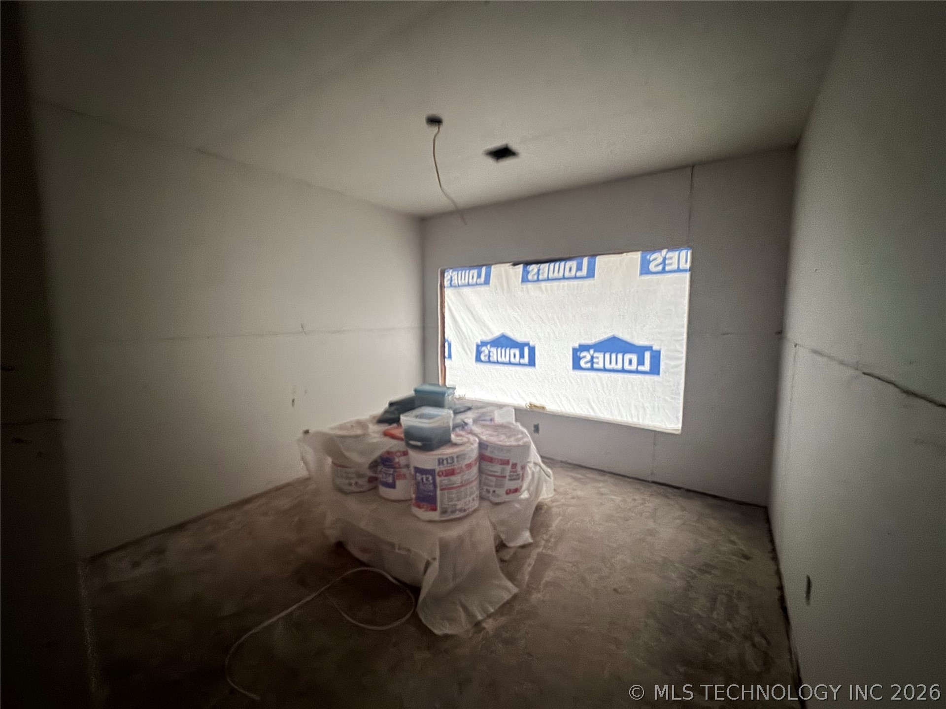 1123 S Newport Avenue Property Photo 8