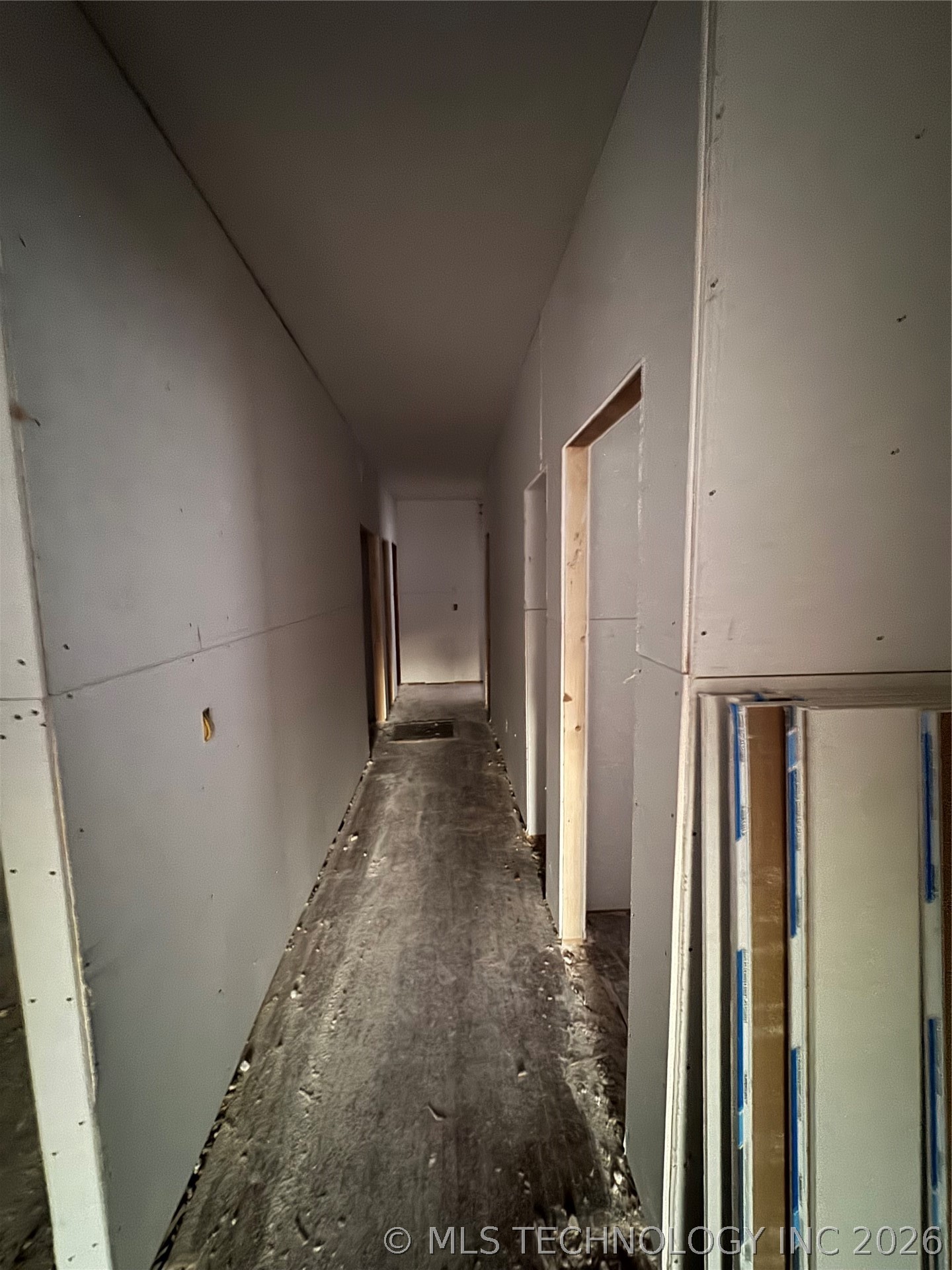 1123 S Newport Avenue Property Photo 10