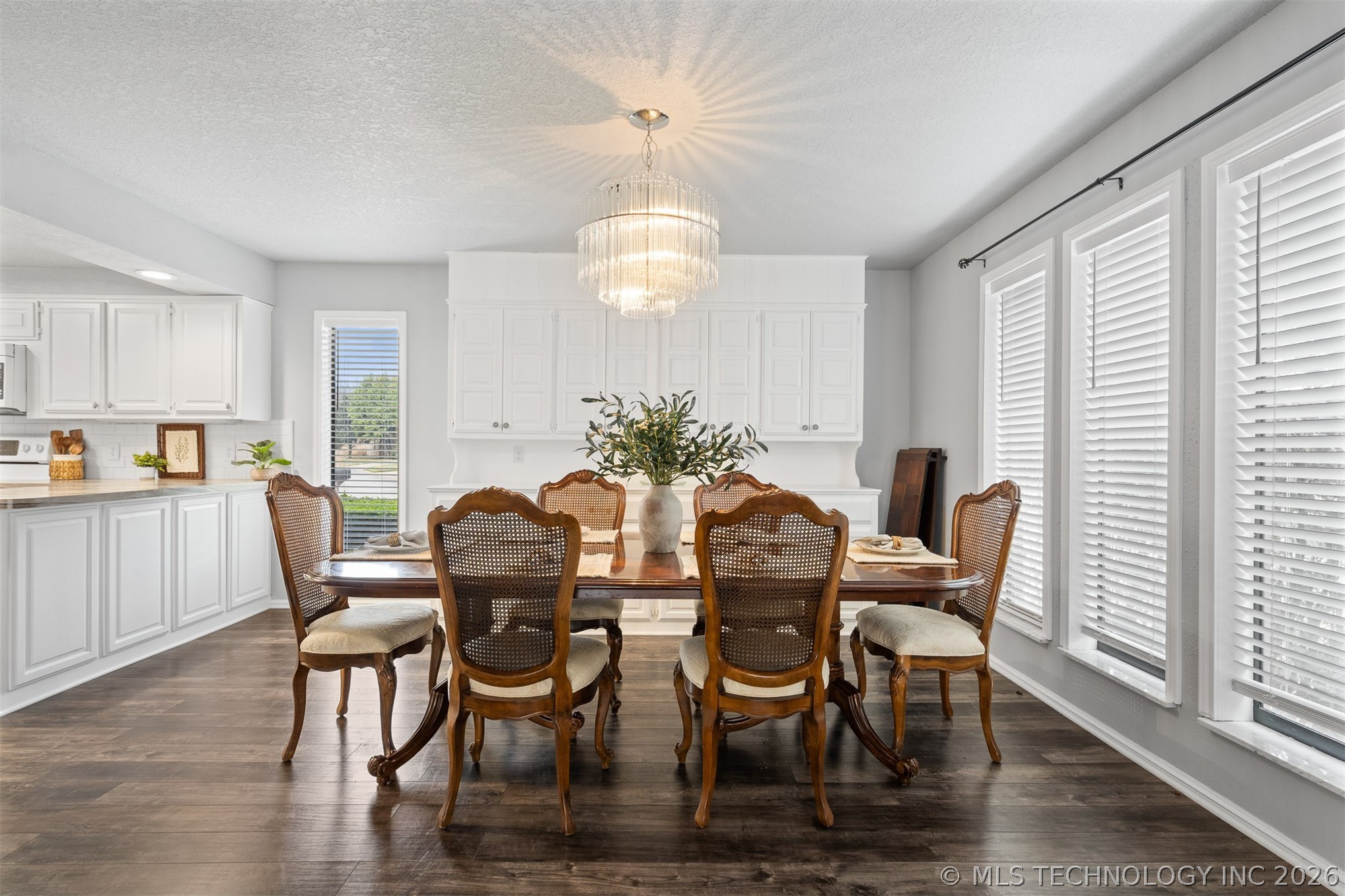 58 Overland Route Property Photo 9
