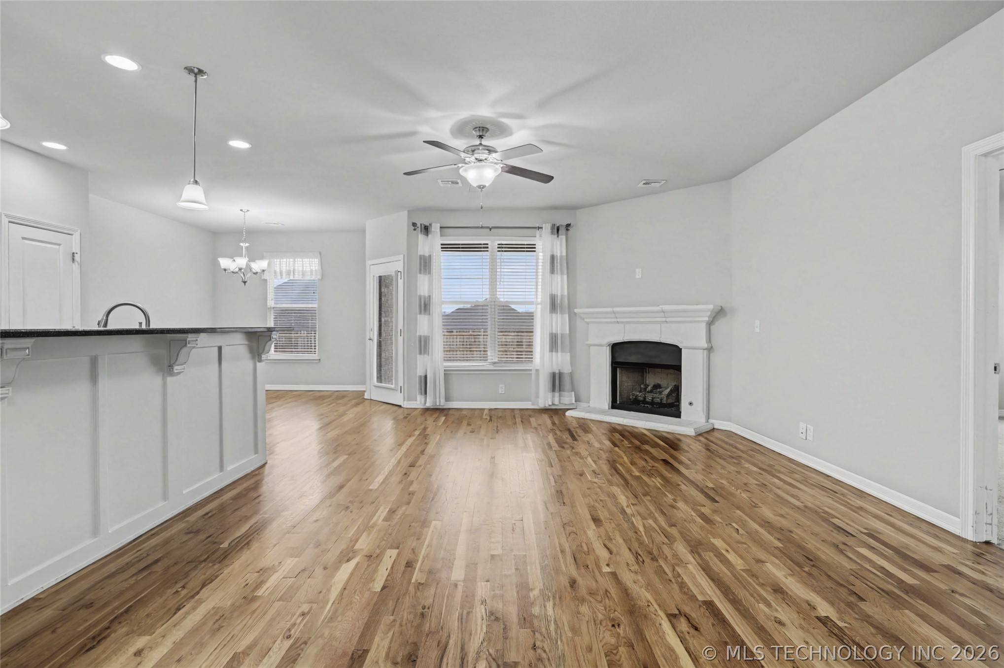 7311 E Oak Ridge Street Property Photo 4