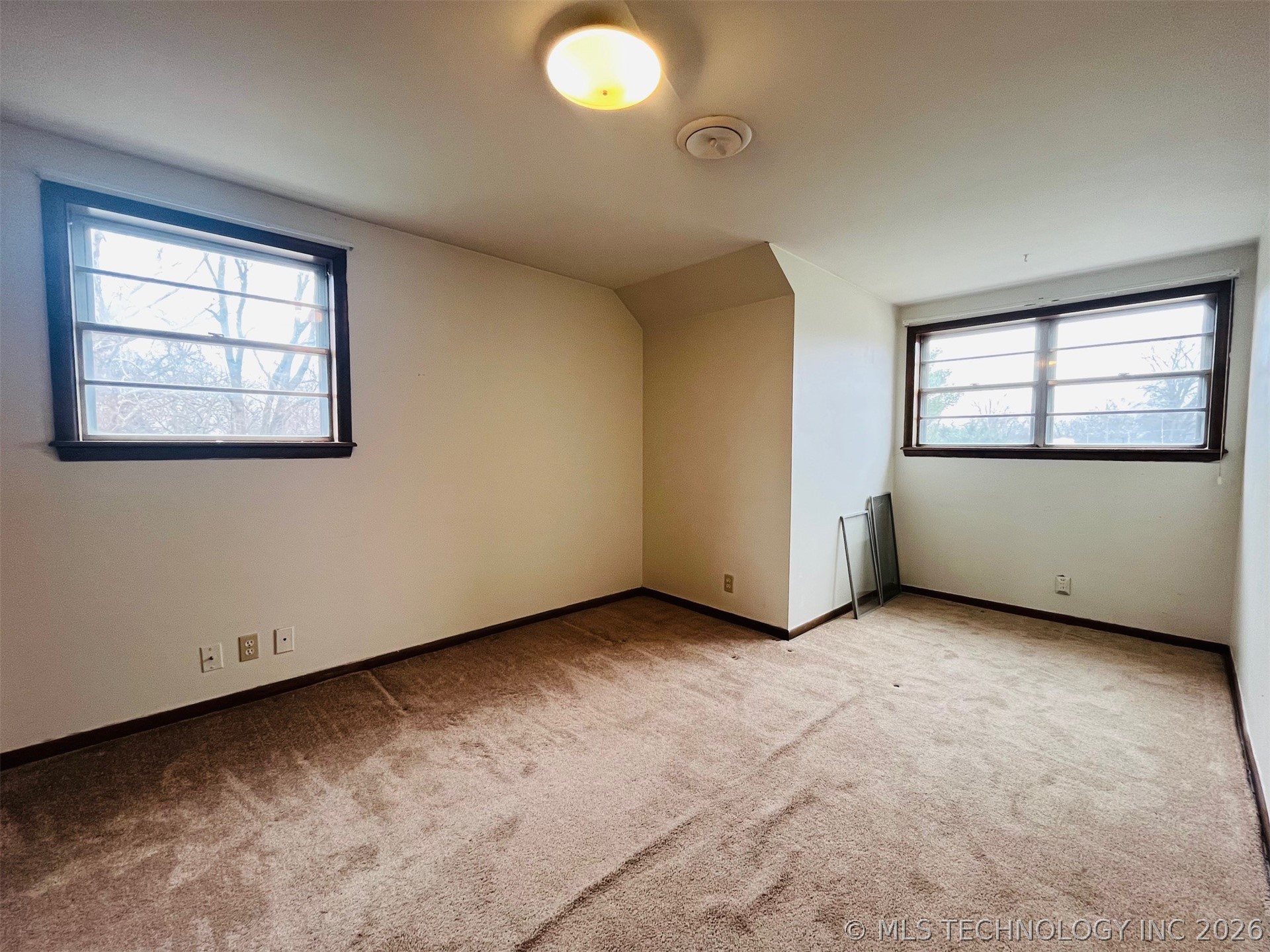 9203 E 40th Street Property Photo 11
