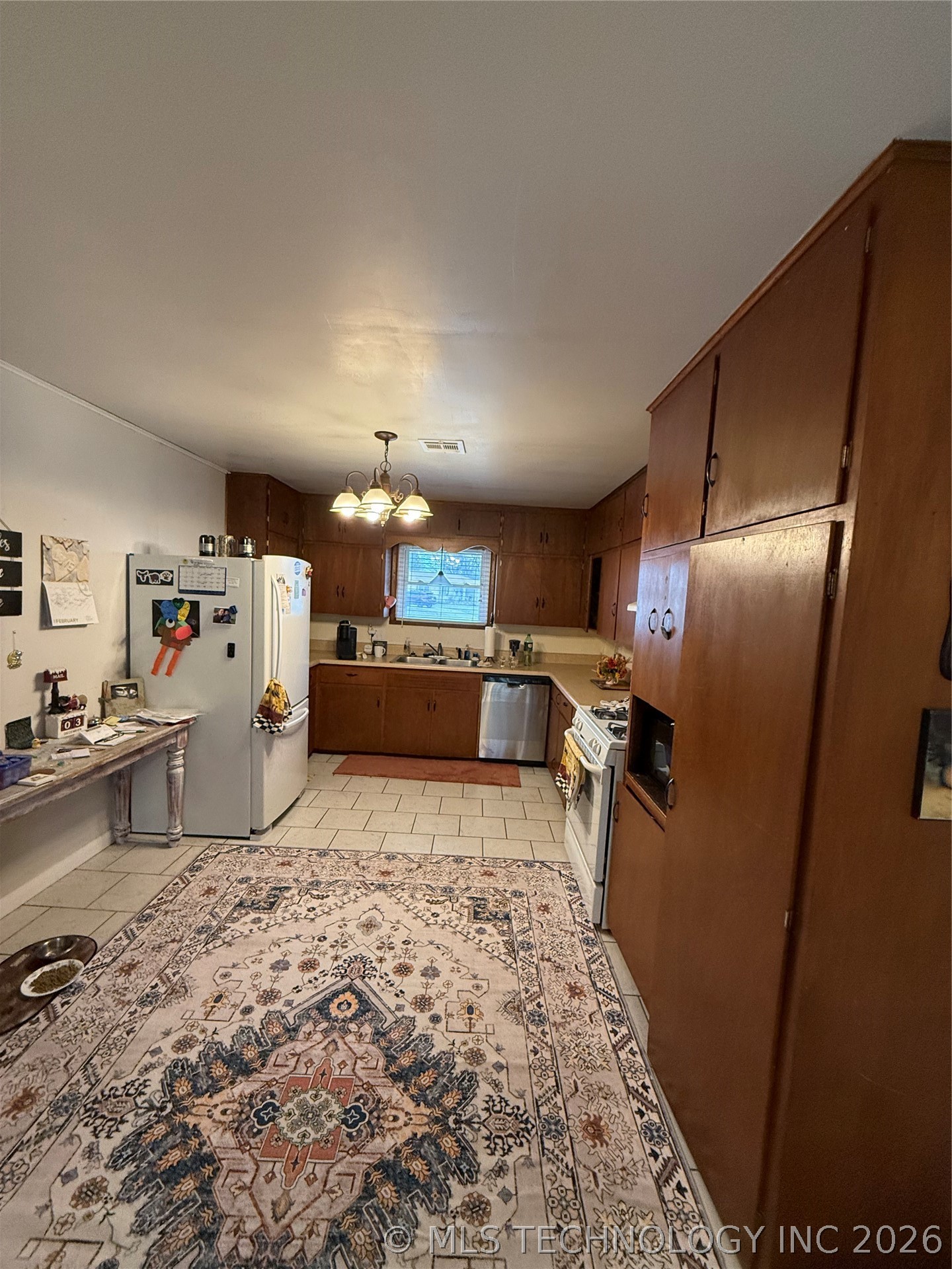 1217 E 9th Street Property Photo 5