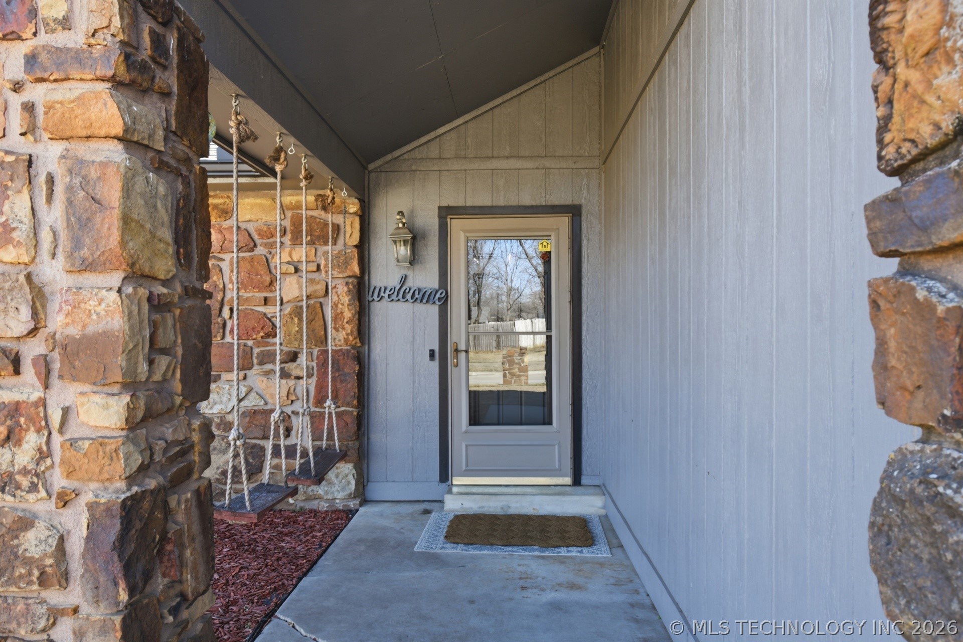1113 W Durham Street Property Photo 3
