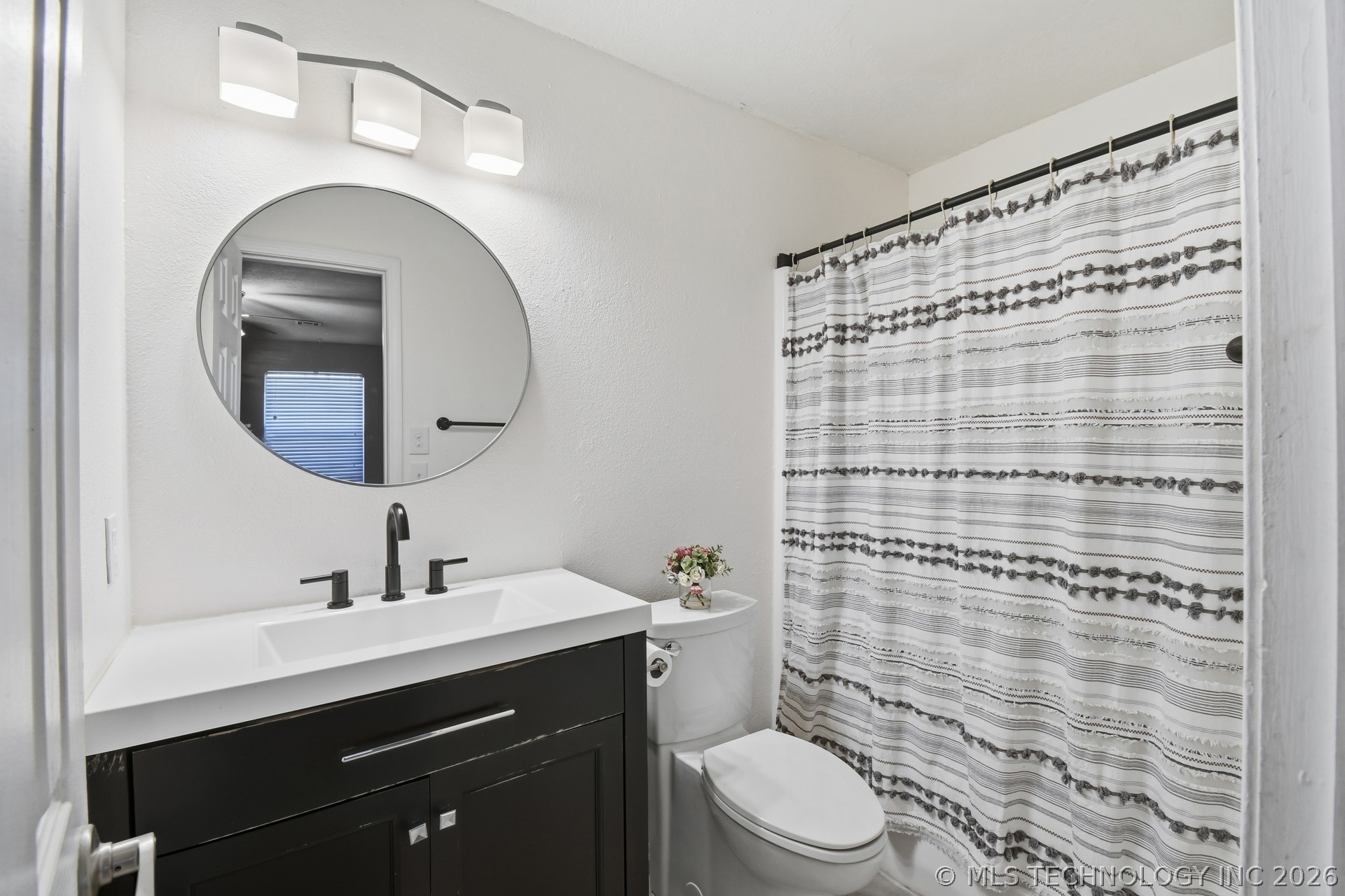 1113 W Durham Street Property Photo 20