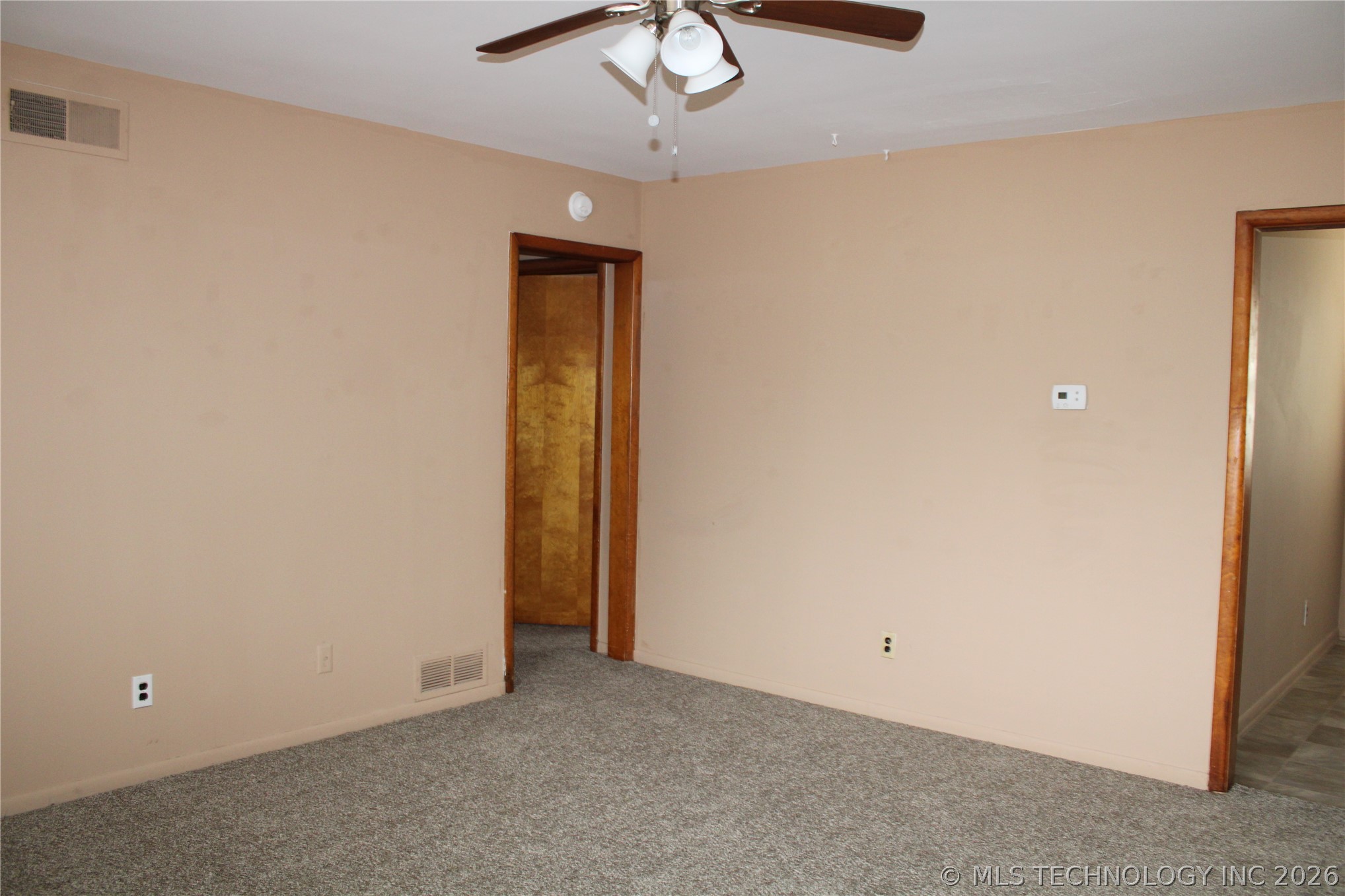 4610 N Trenton Avenue Property Photo 2