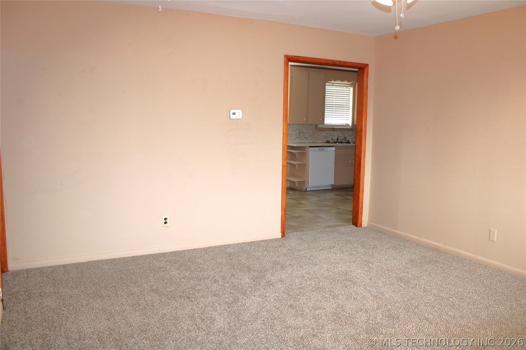 4610 N Trenton Avenue Property Photo 3
