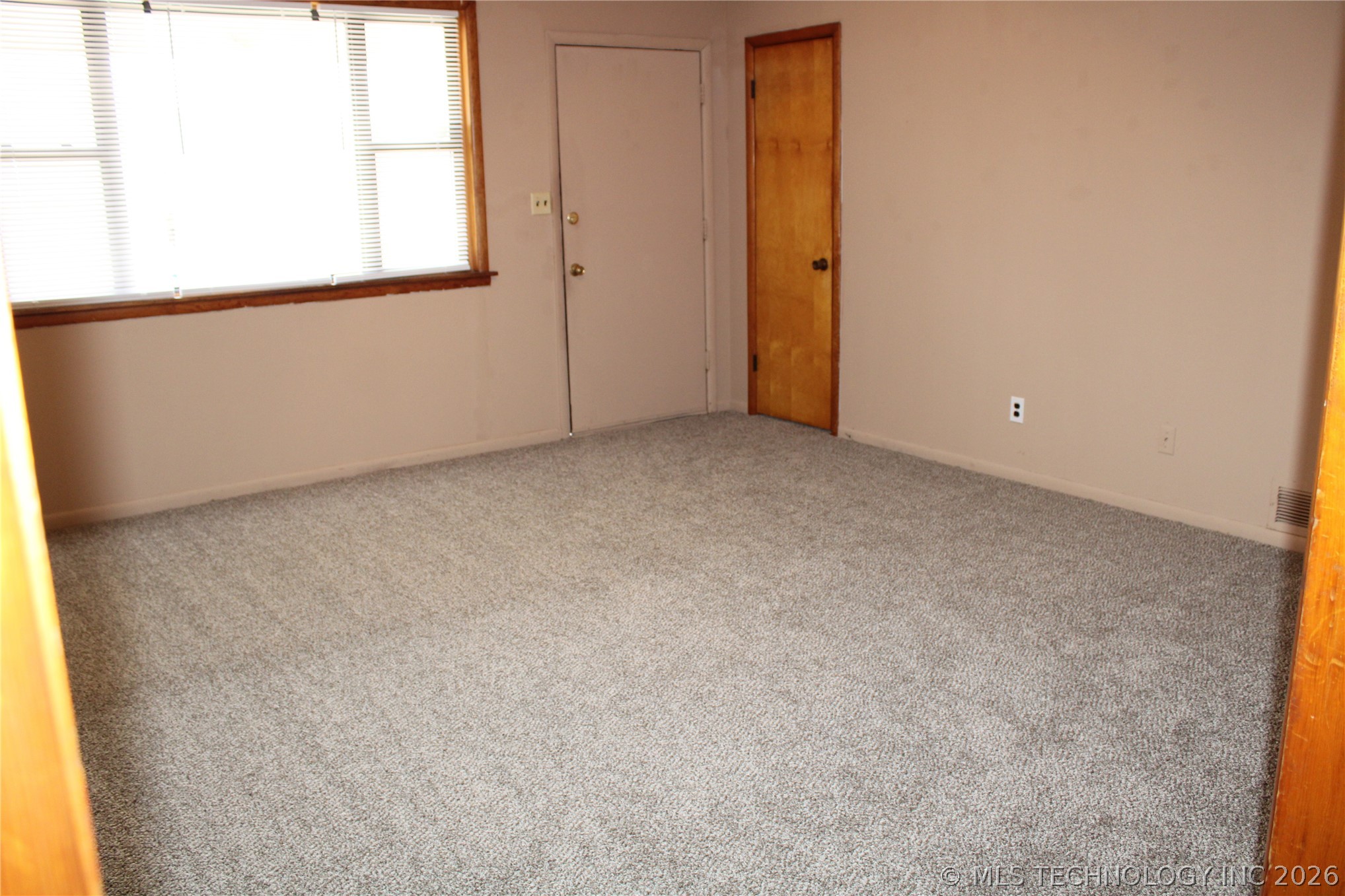 4610 N Trenton Avenue Property Photo 4