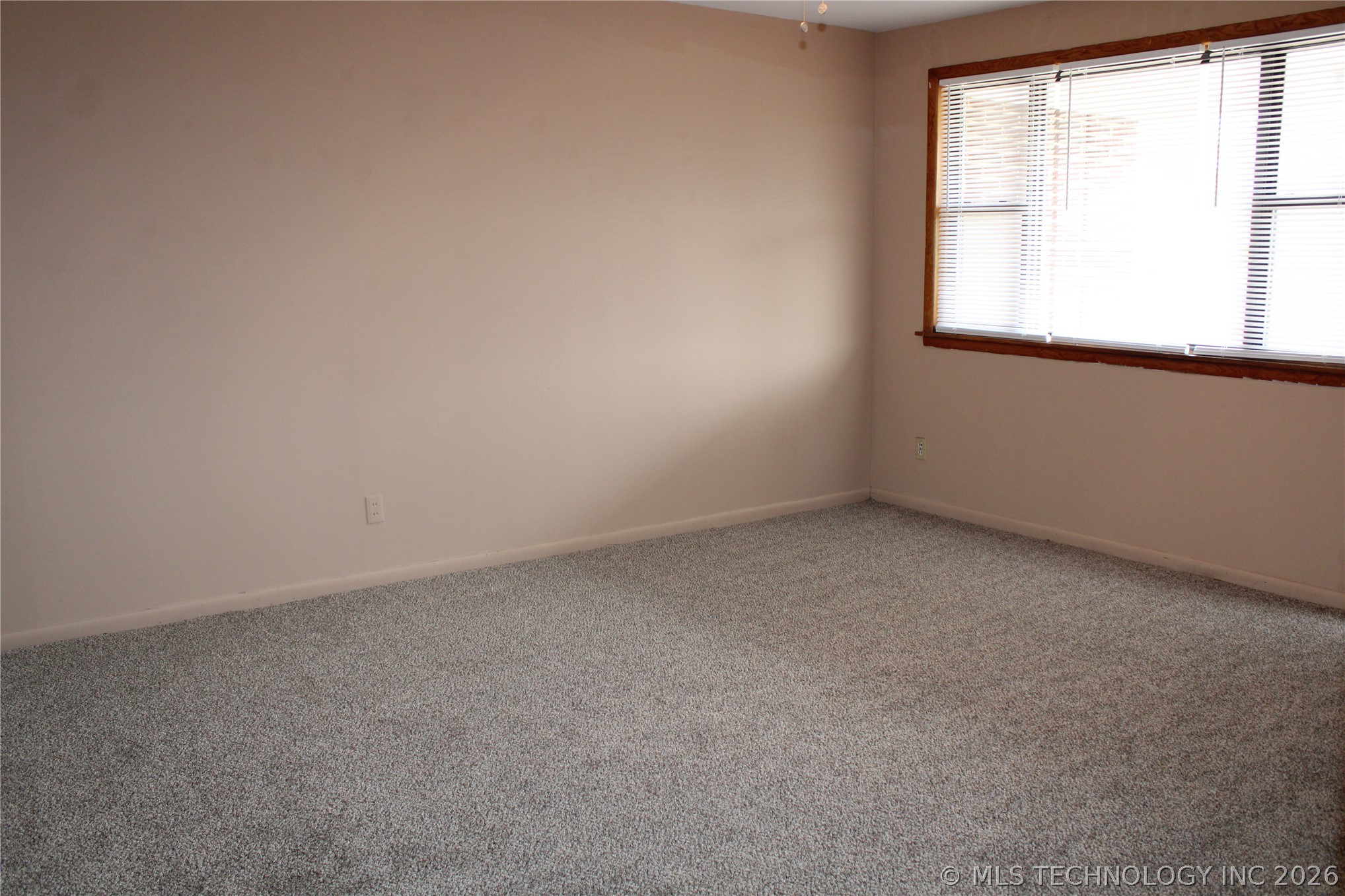 4610 N Trenton Avenue Property Photo 5