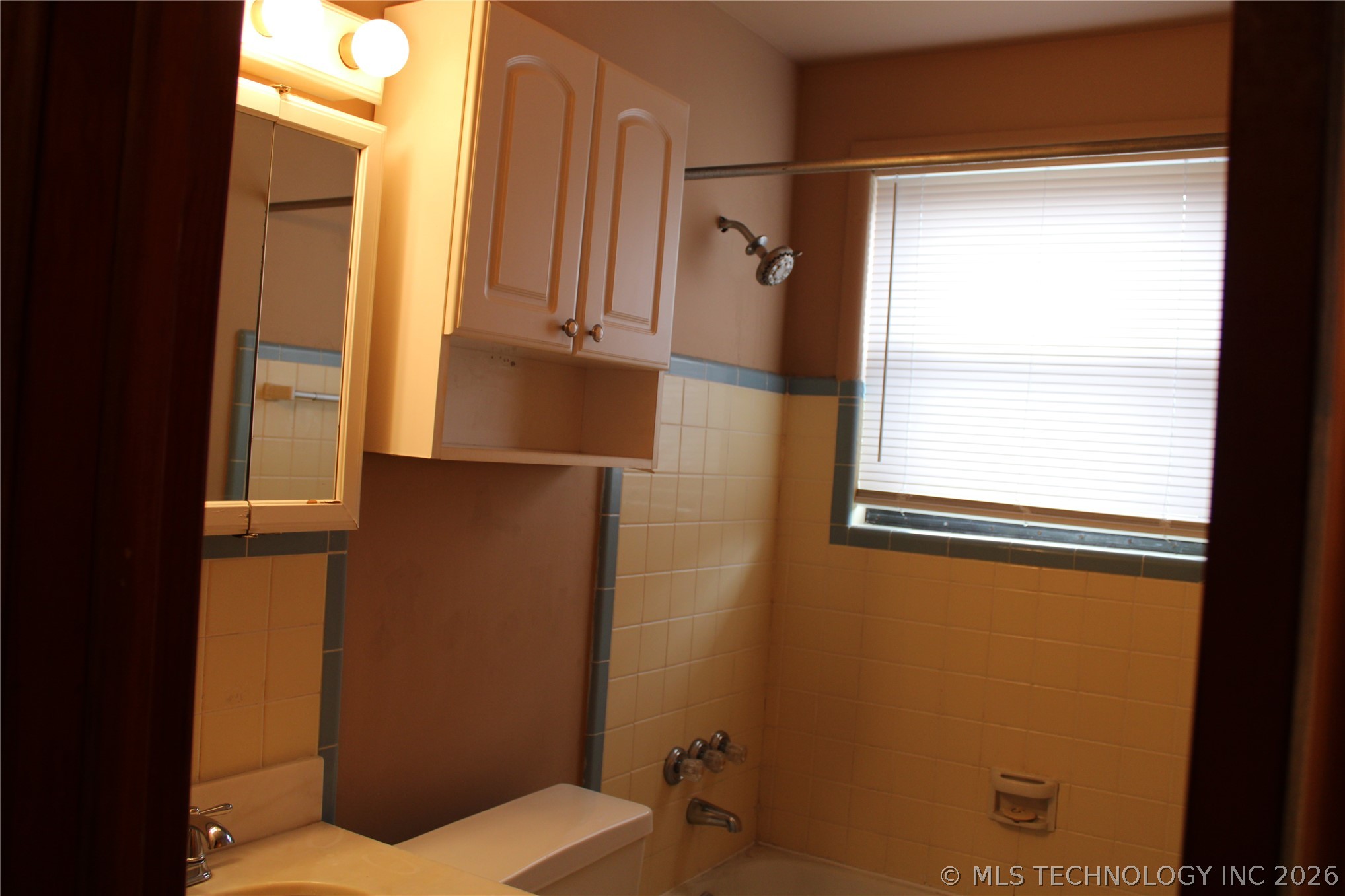 4610 N Trenton Avenue Property Photo 8