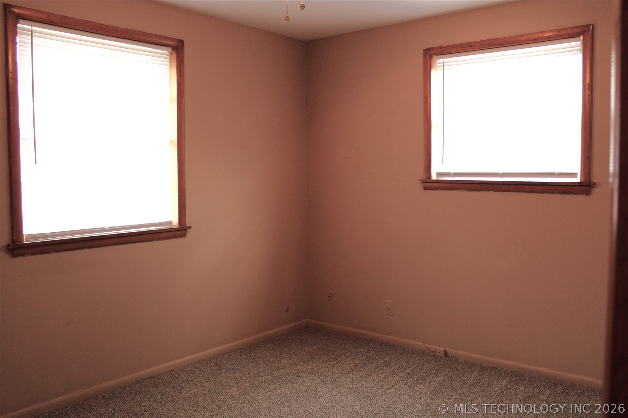 4610 N Trenton Avenue Property Photo 9