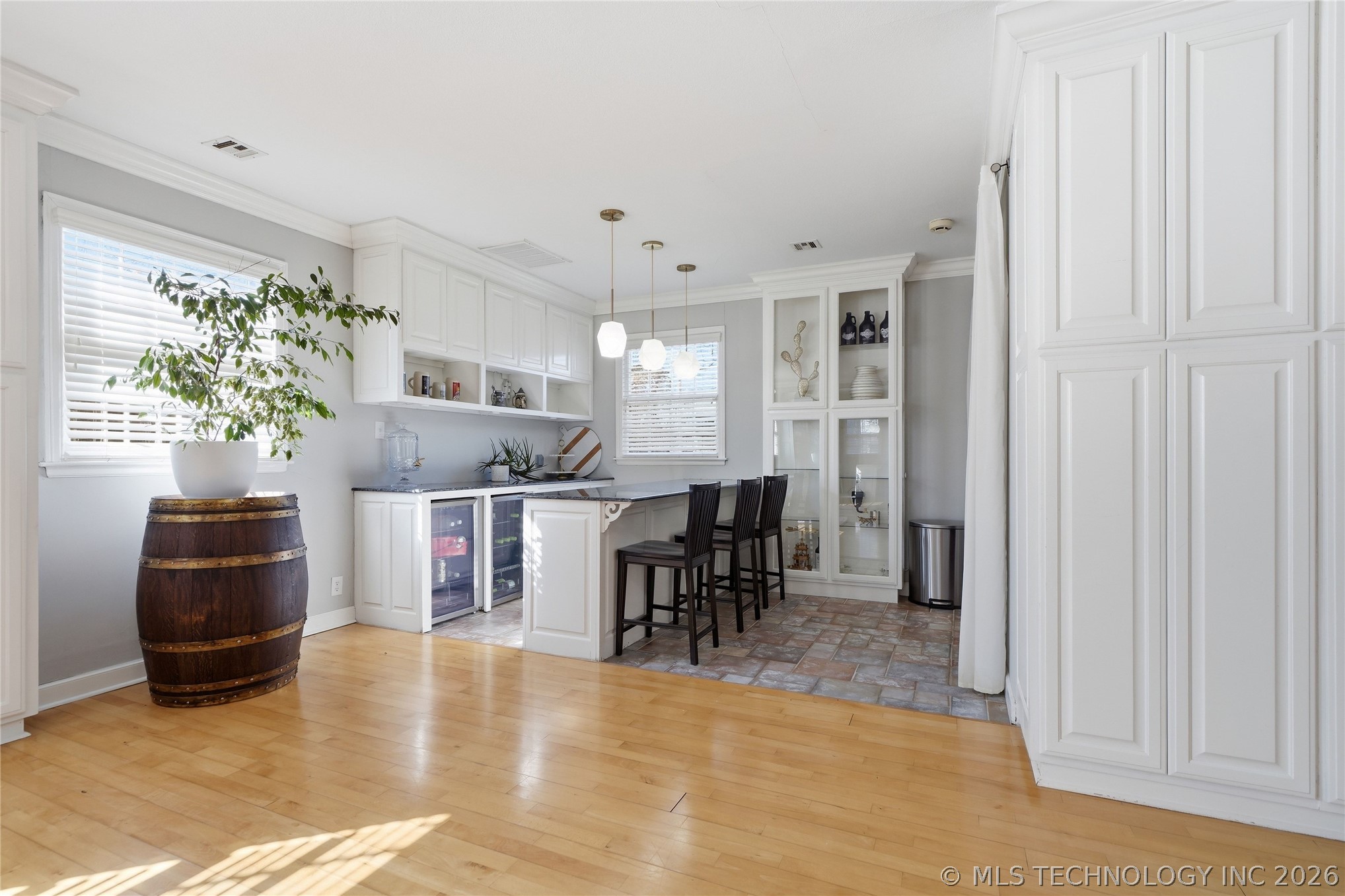 2404 E 28th Street Property Photo 15