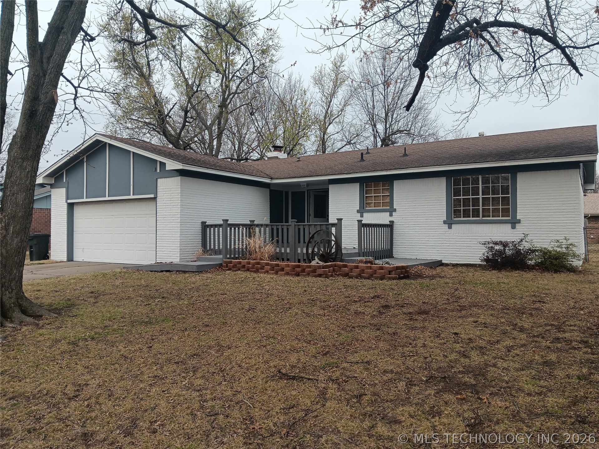 1001 S Colonial Drive Property Photo 1