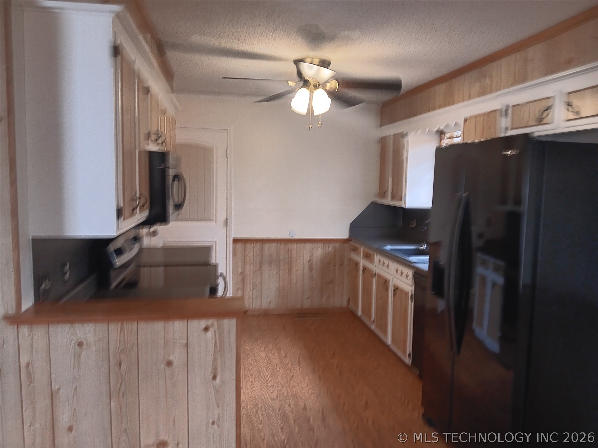 1001 S Colonial Drive Property Photo 4