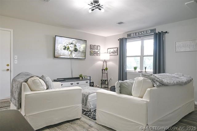 1146 N 4270 Road Property Photo 3