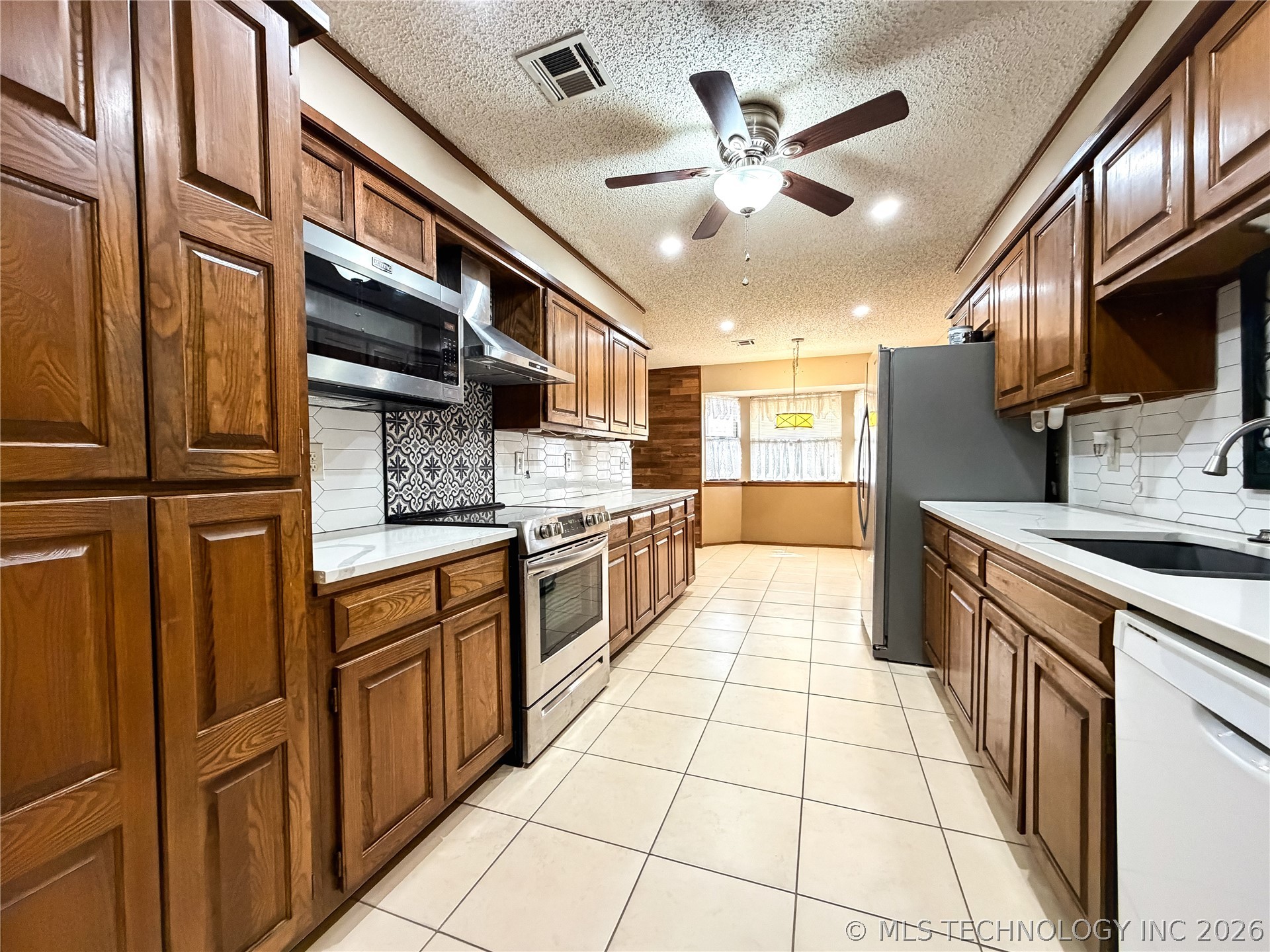 3402 Dakota Avenue Property Photo 4