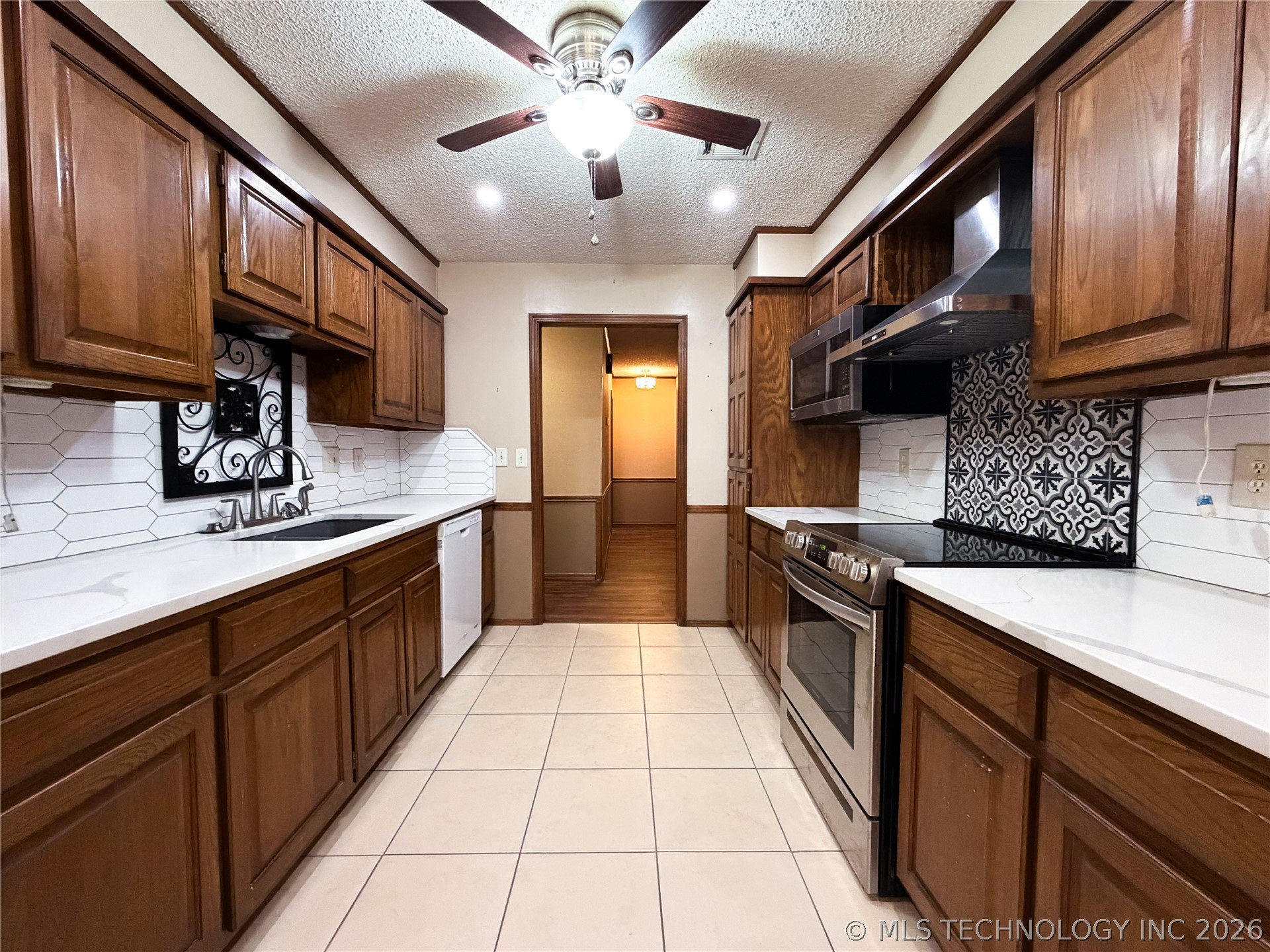 3402 Dakota Avenue Property Photo 5