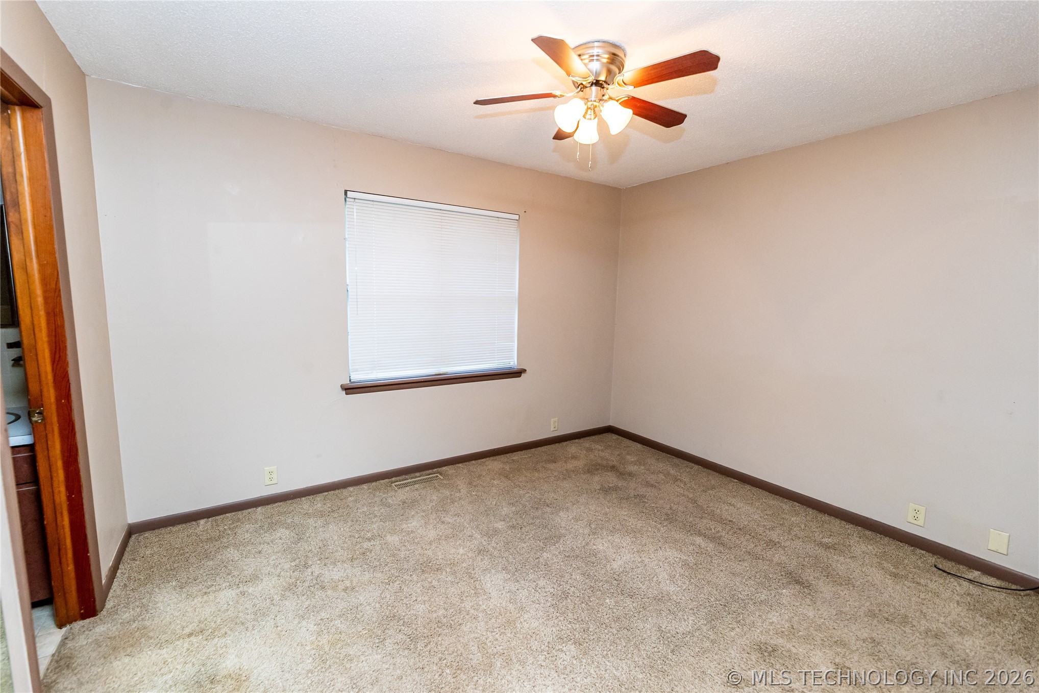 821 Ash Street Property Photo 9