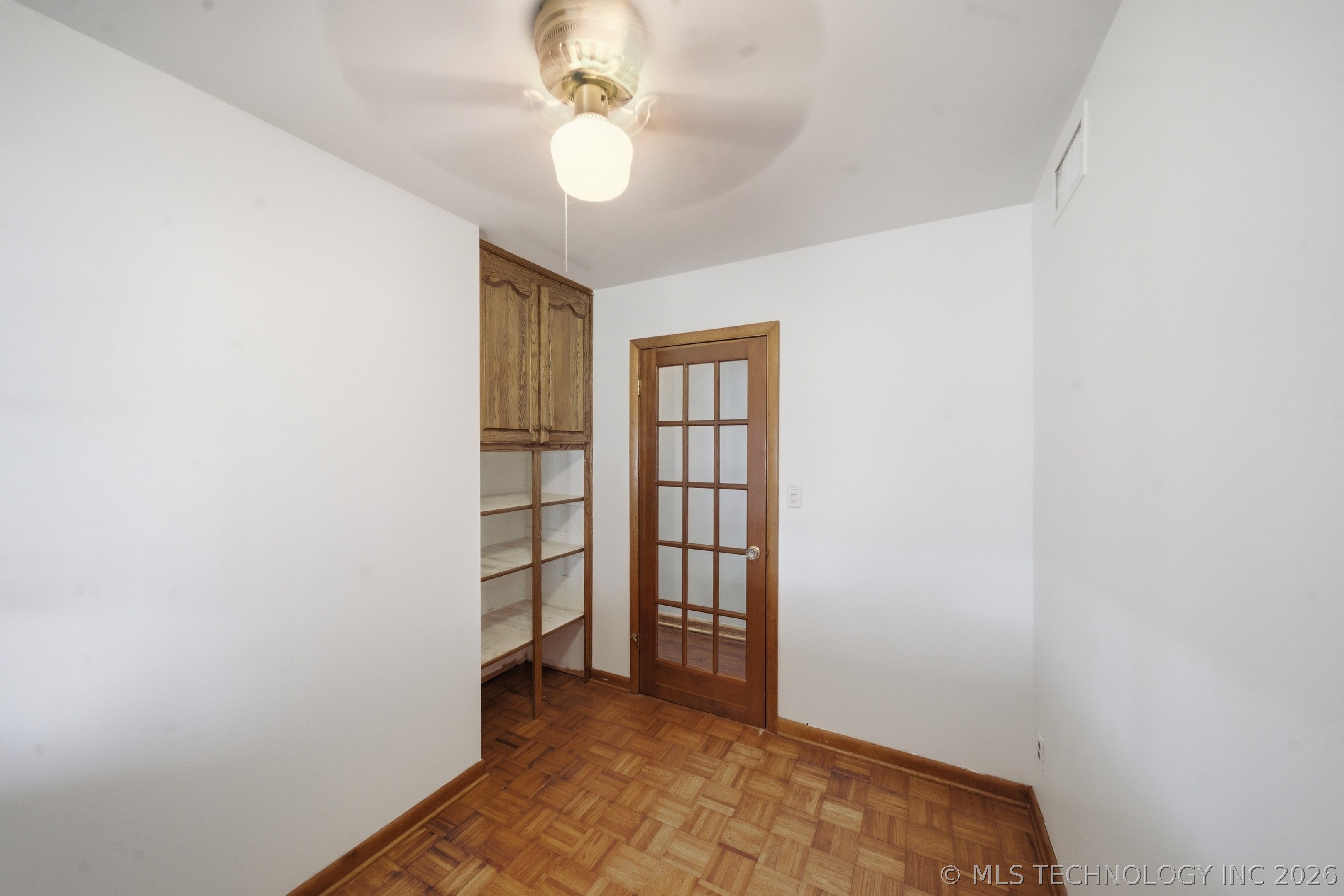 707 E 7th Court Property Photo 19