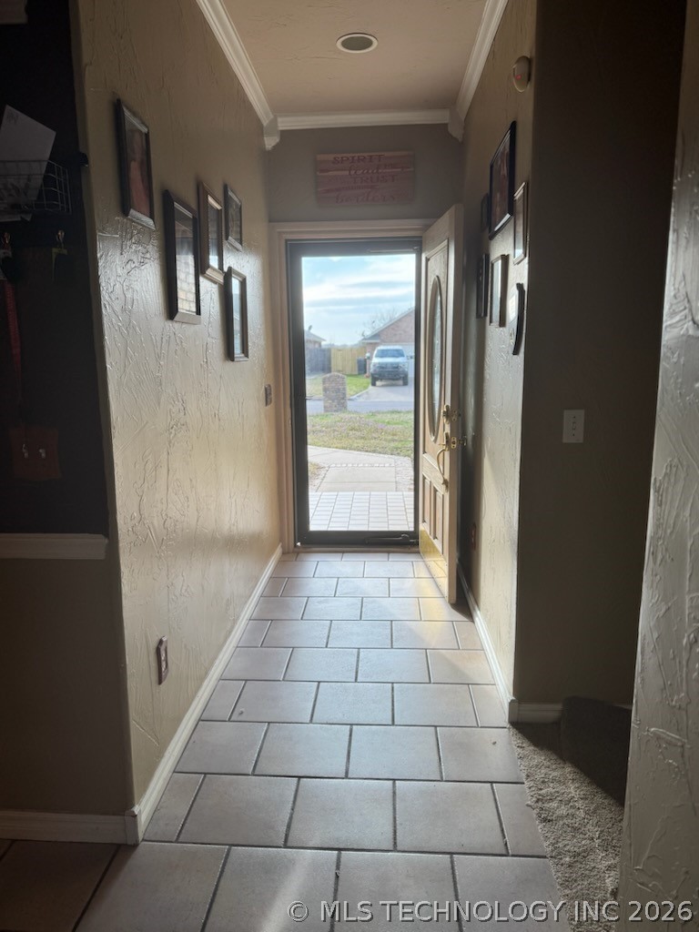 1614 Southern Hills Drive Property Photo 2