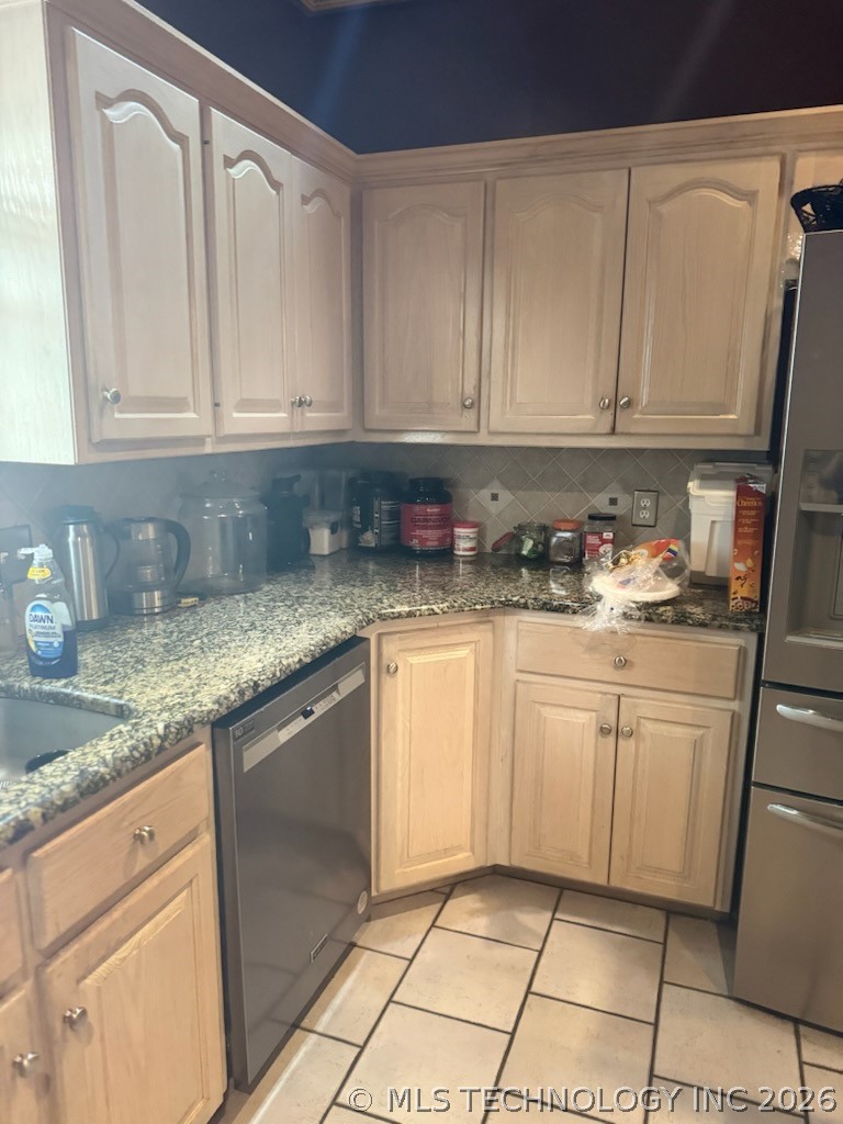 1614 Southern Hills Drive Property Photo 8