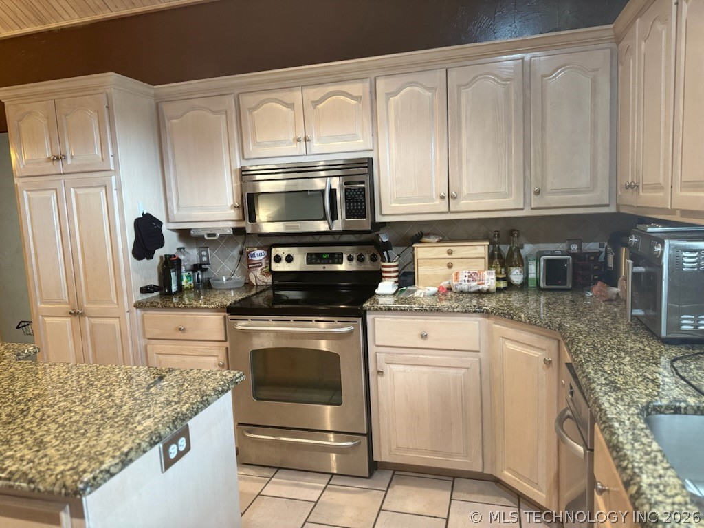 1614 Southern Hills Drive Property Photo 10