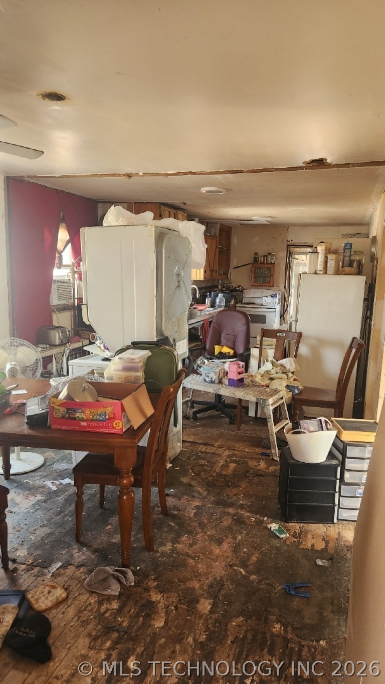 1552 S Maple Avenue Property Photo 7