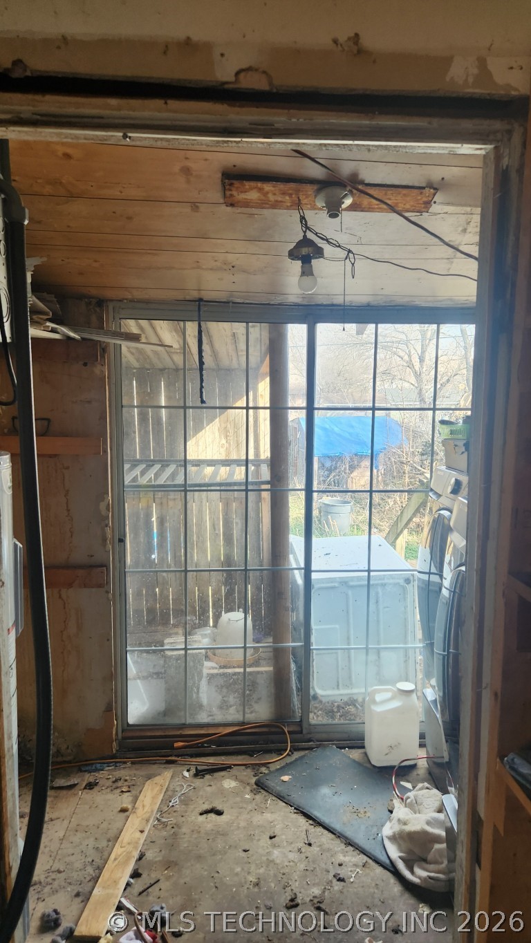 1552 S Maple Avenue Property Photo 8