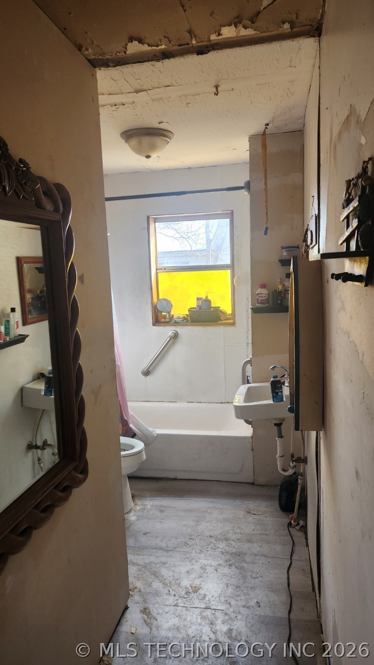 1552 S Maple Avenue Property Photo 11