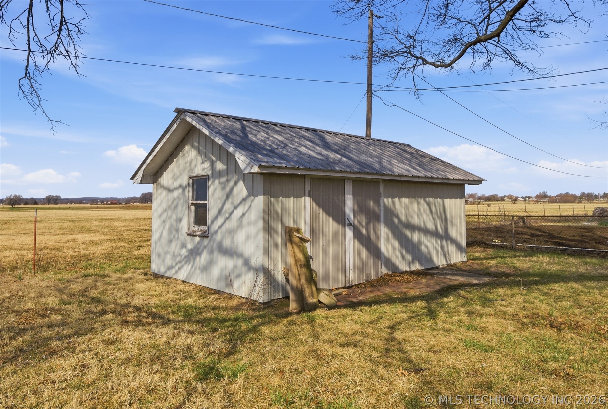 24243 S Highway 2 Property Photo 2