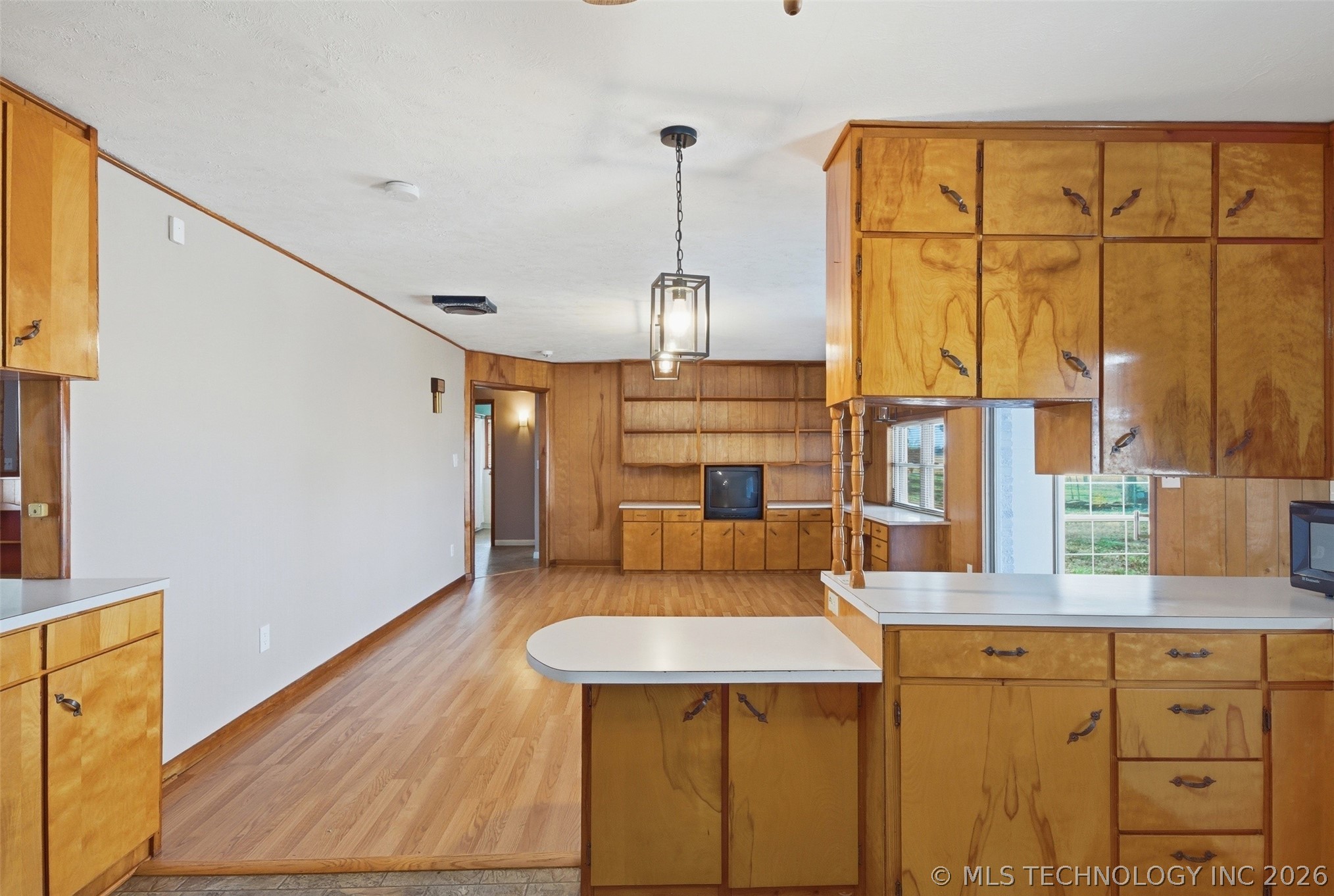 24243 S Highway 2 Property Photo 11