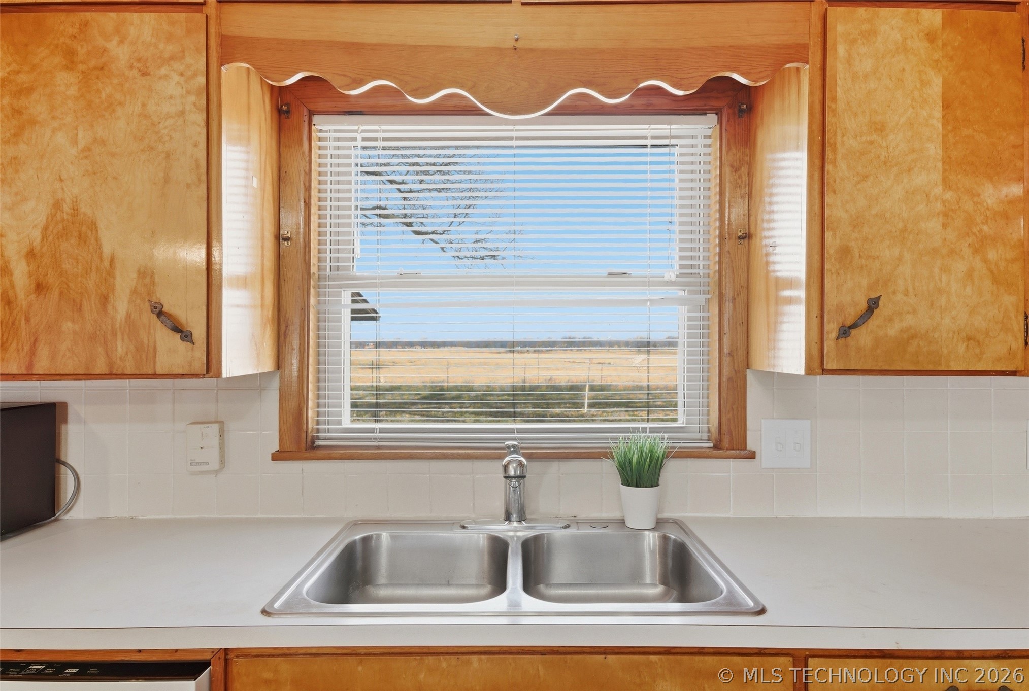 24243 S Highway 2 Property Photo 12