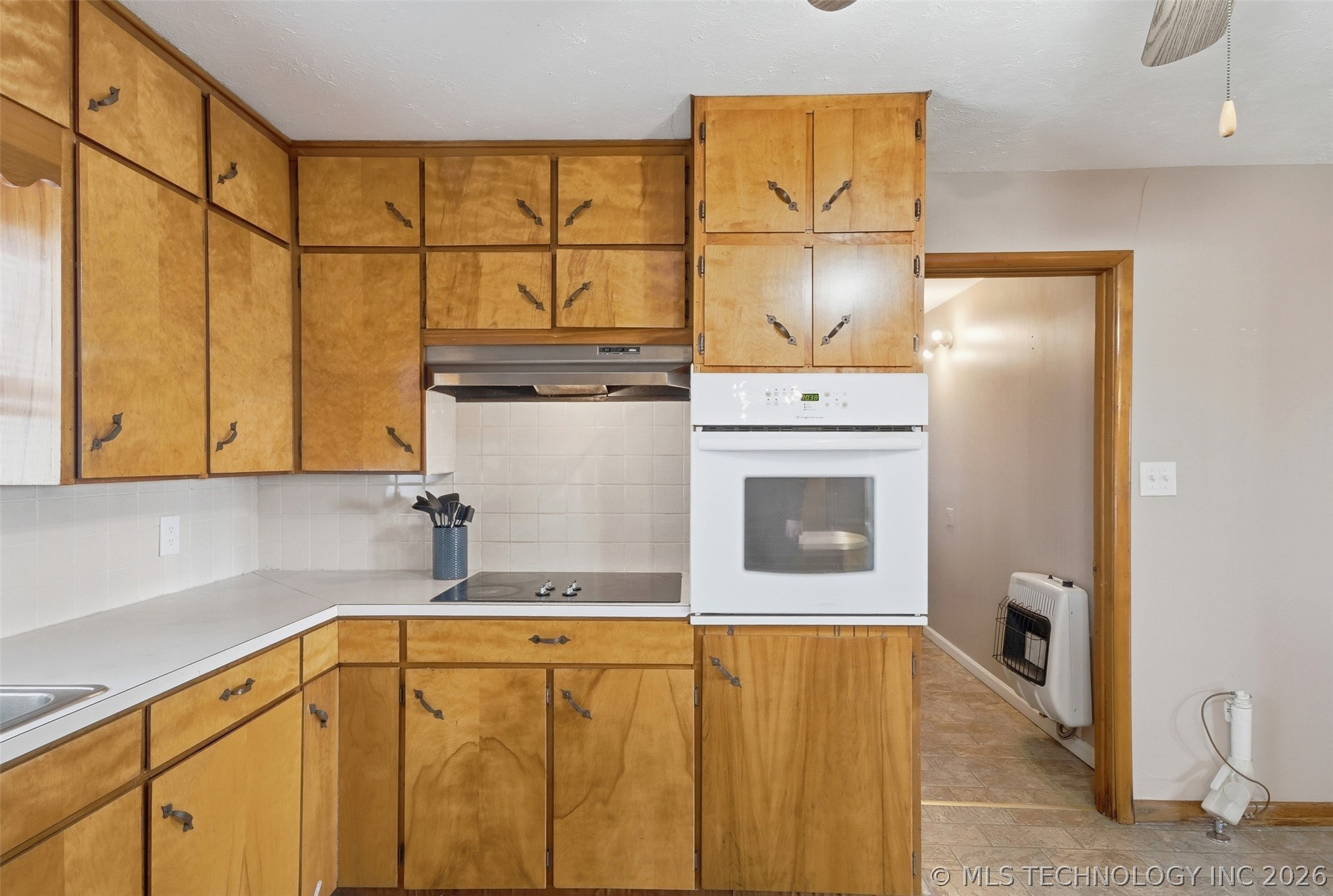 24243 S Highway 2 Property Photo 13