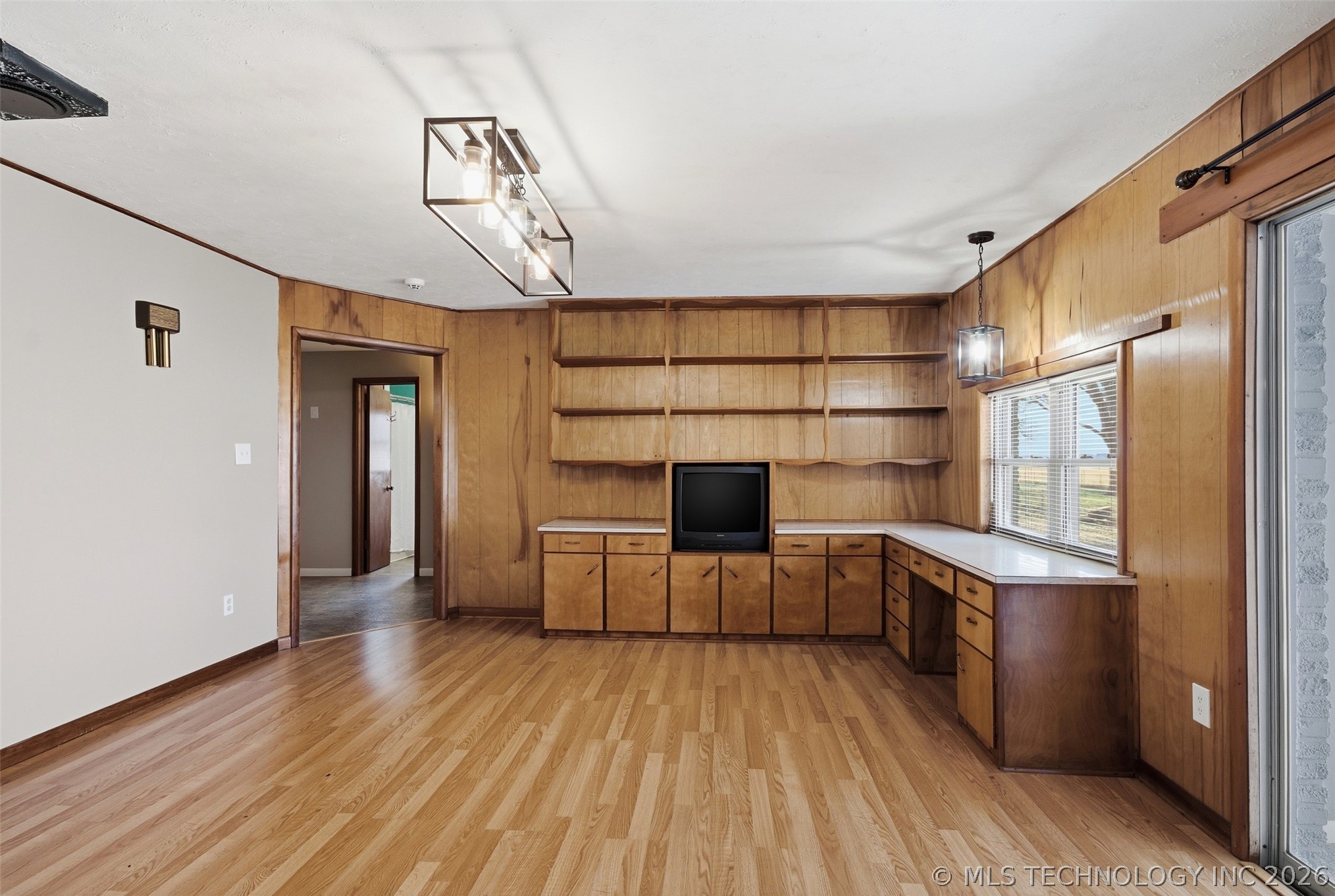 24243 S Highway 2 Property Photo 14