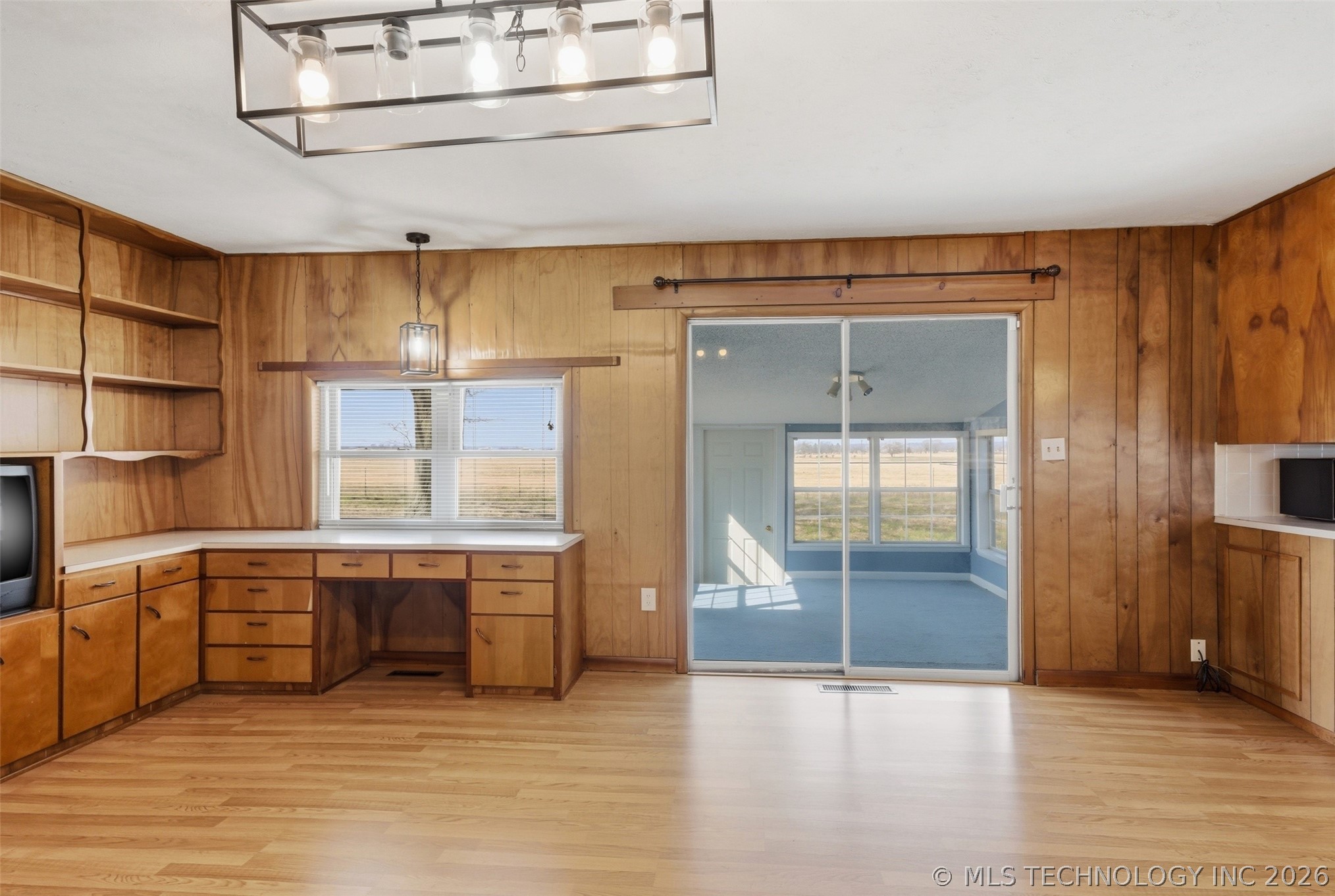 24243 S Highway 2 Property Photo 15