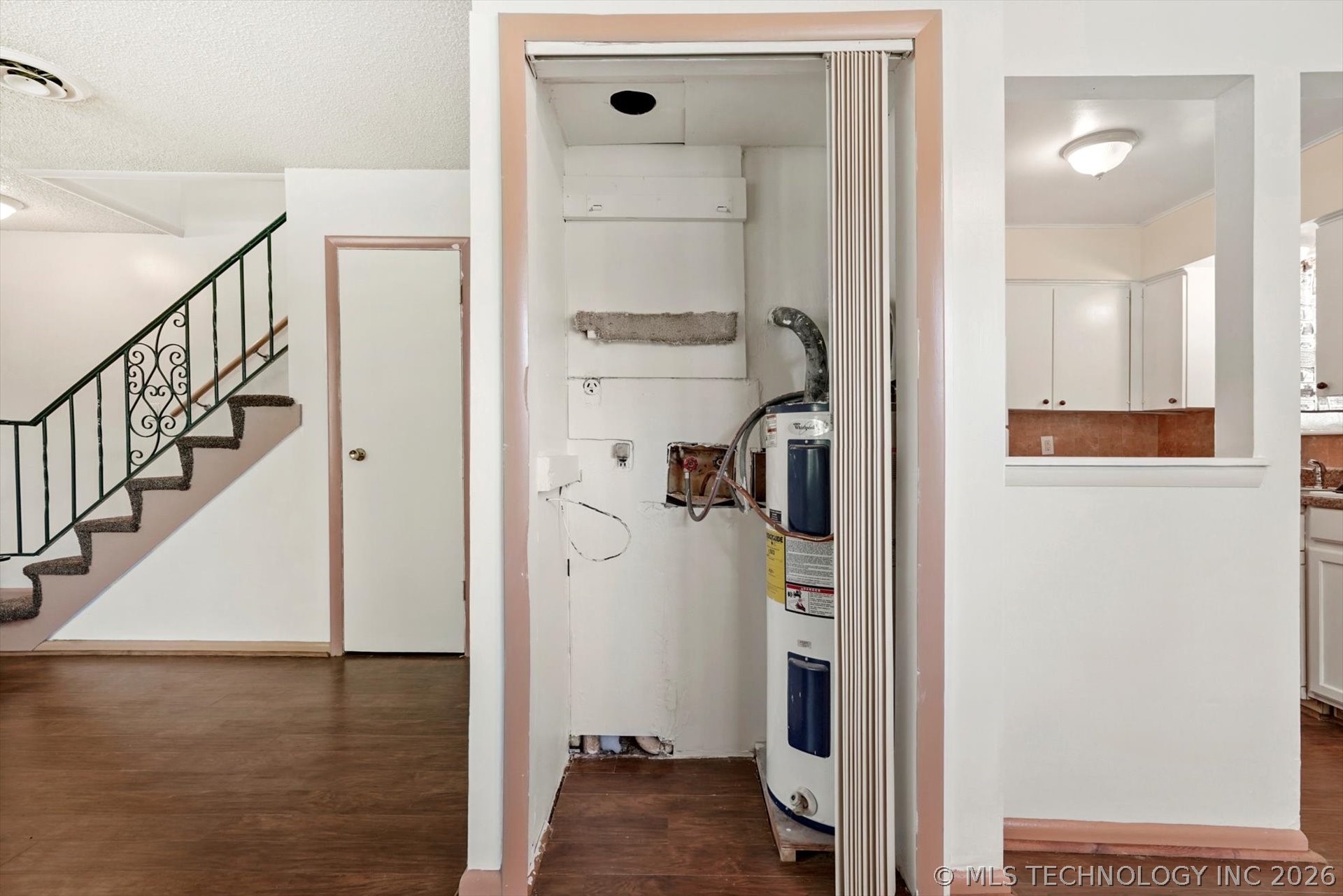 6148 S Madison Place 6148-a Property Photo 16