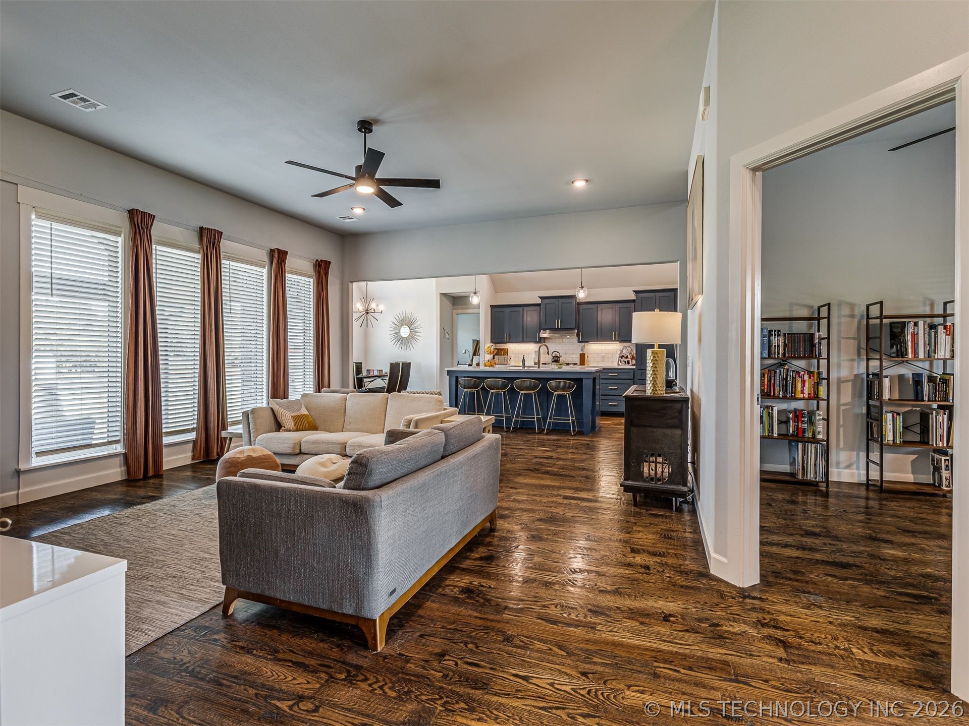 2334 W Maple Street Property Photo 6