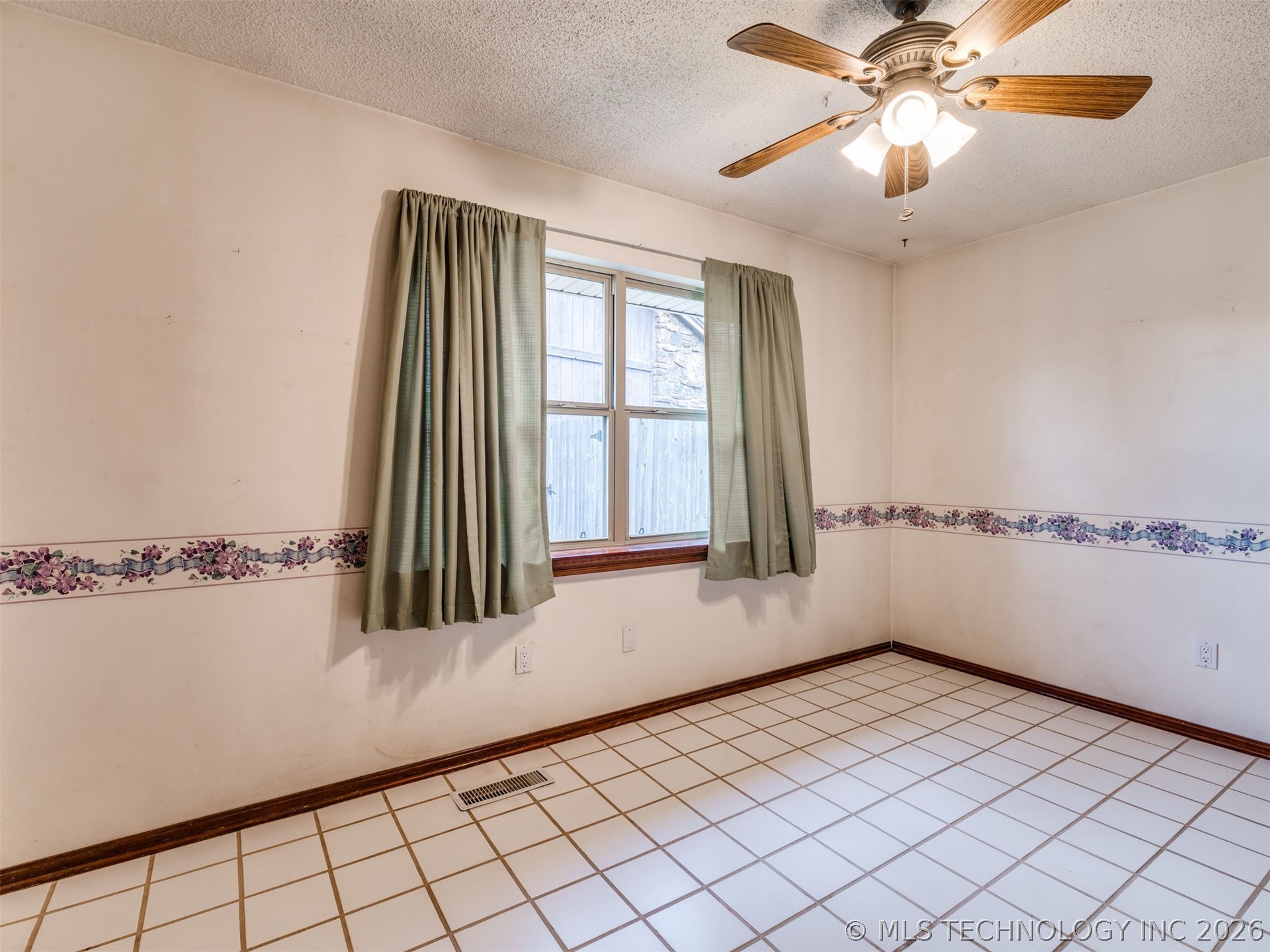 8949 E 60th Street Property Photo 28