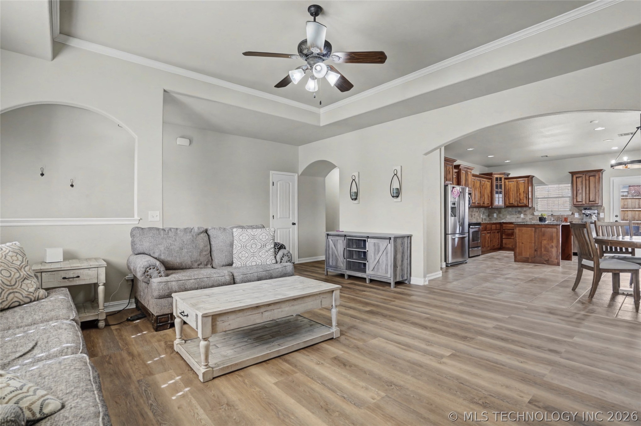 2740 W Quinton Street Property Photo 5