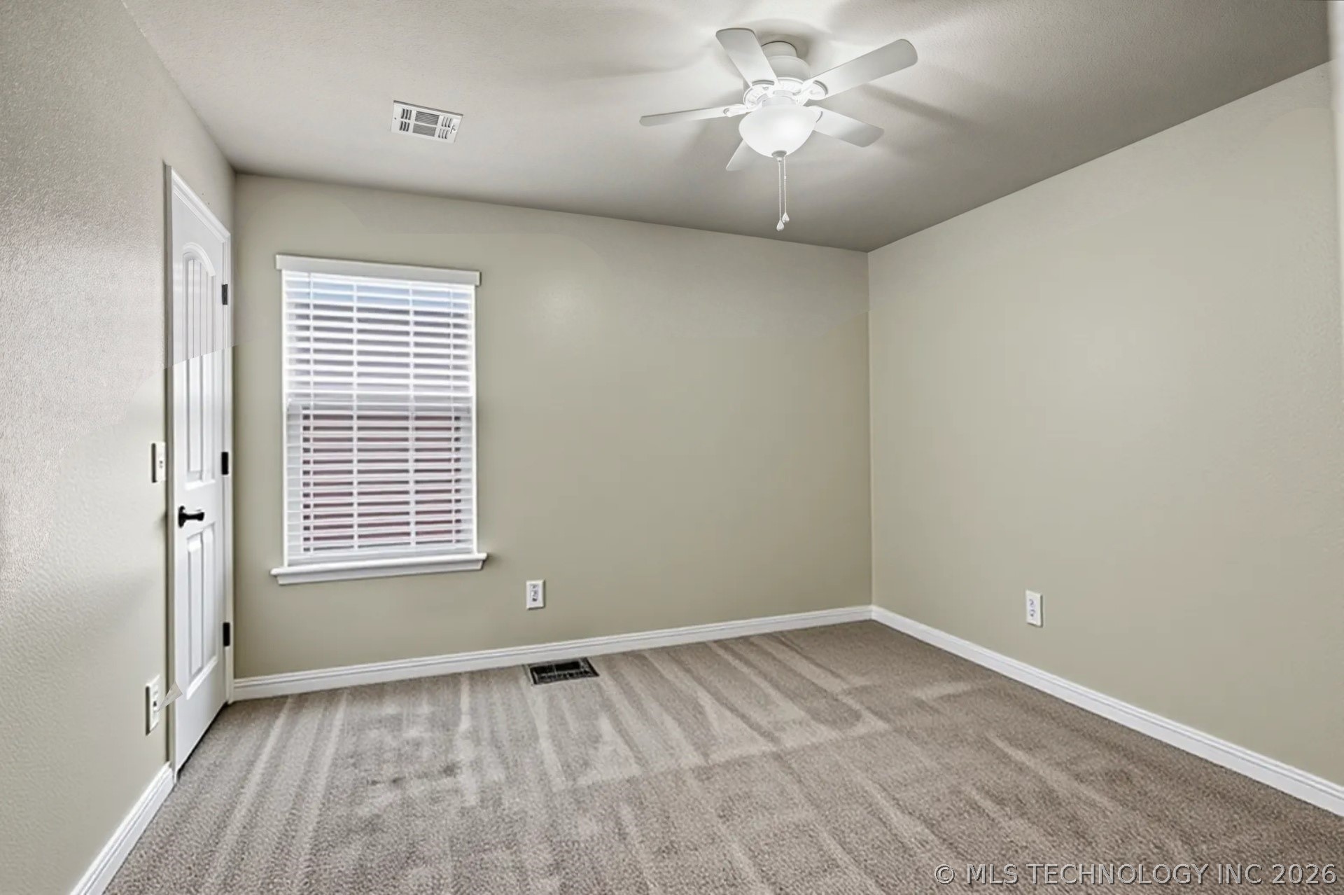 2740 W Quinton Street Property Photo 23