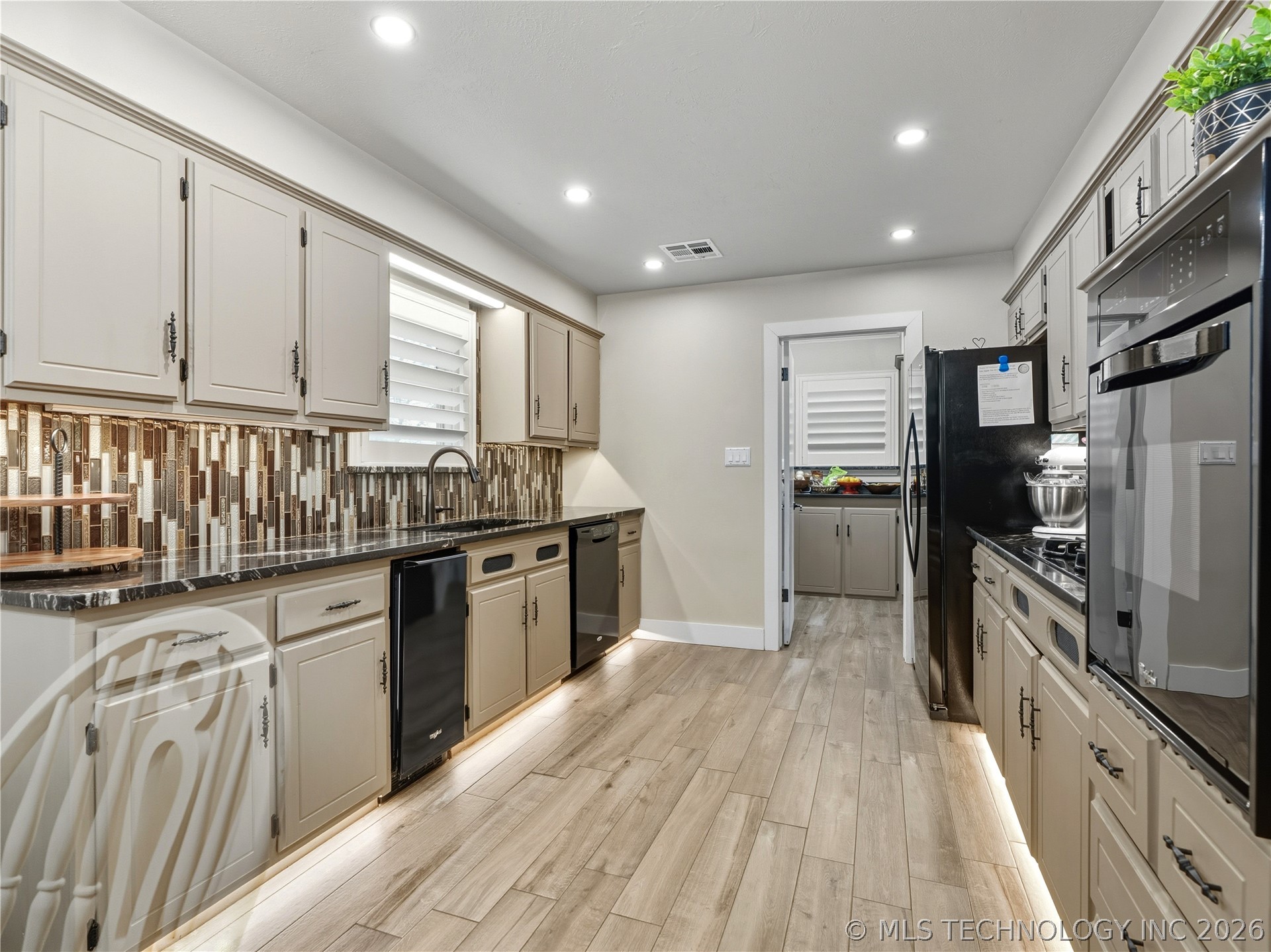 605 Ann Avenue Property Photo 24