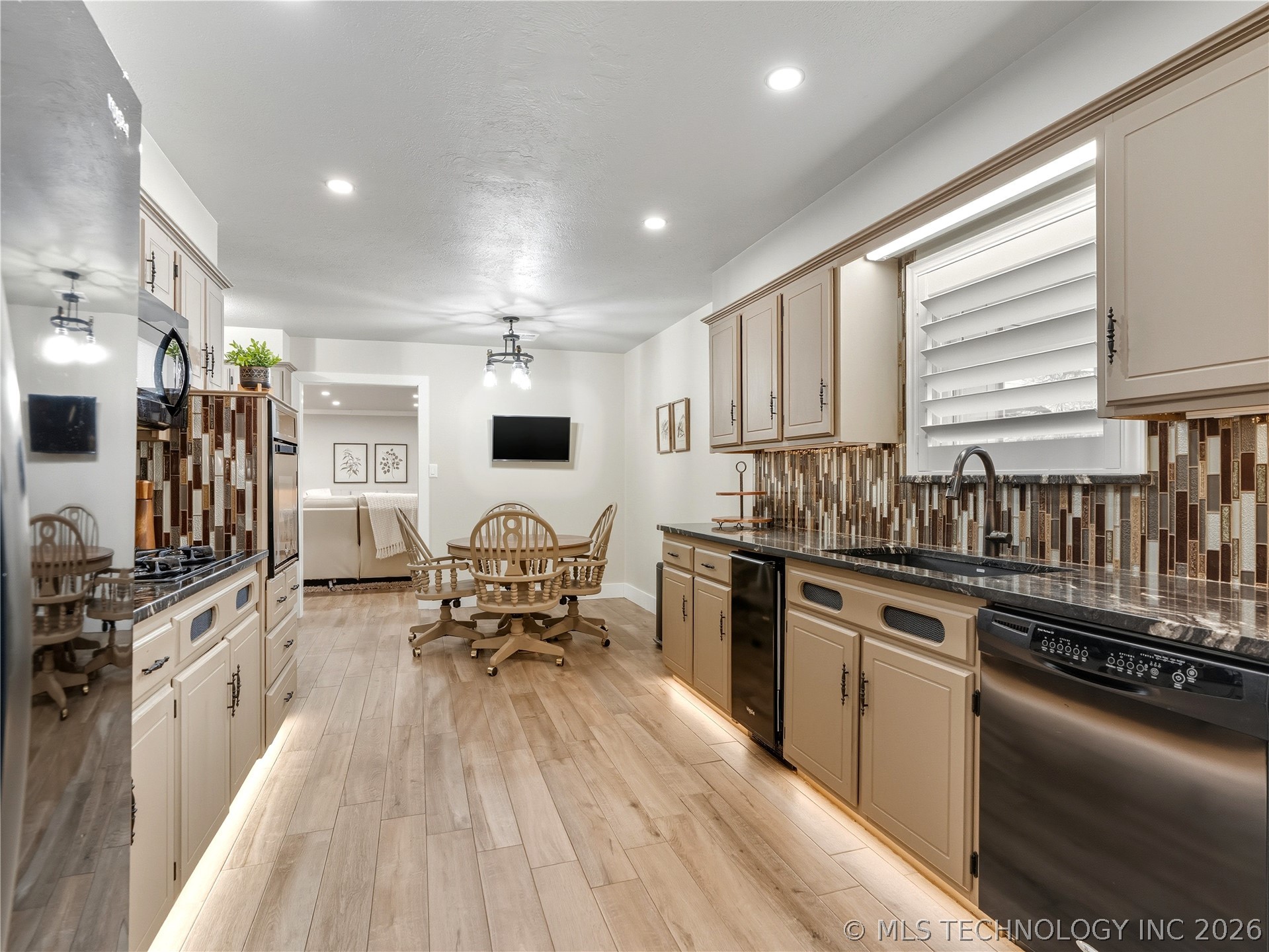 605 Ann Avenue Property Photo 27