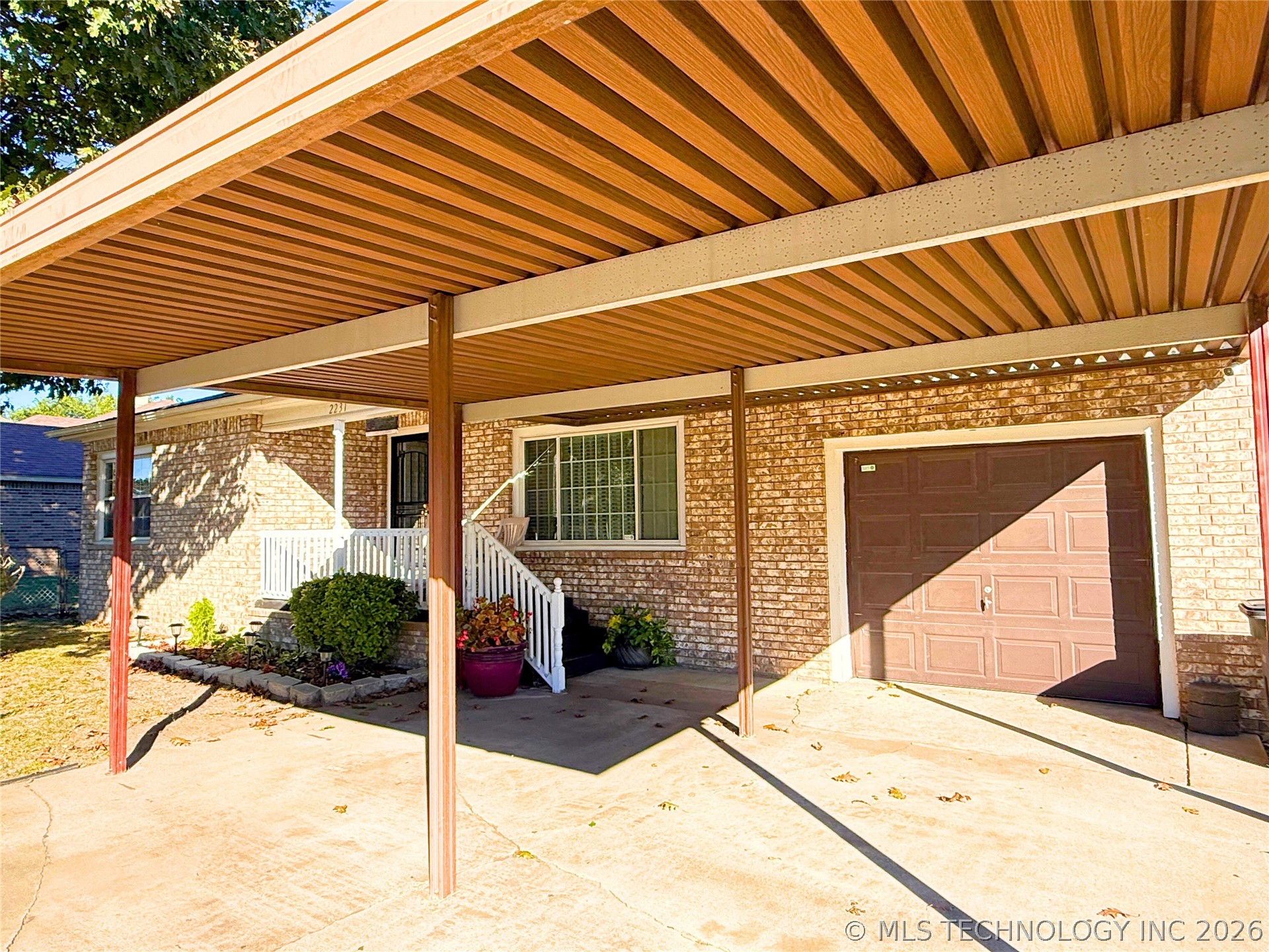 2231 E 32nd Place N Property Photo 2