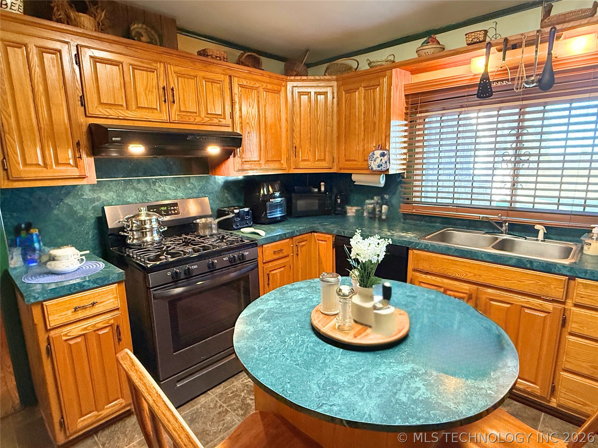 2231 E 32nd Place N Property Photo 10